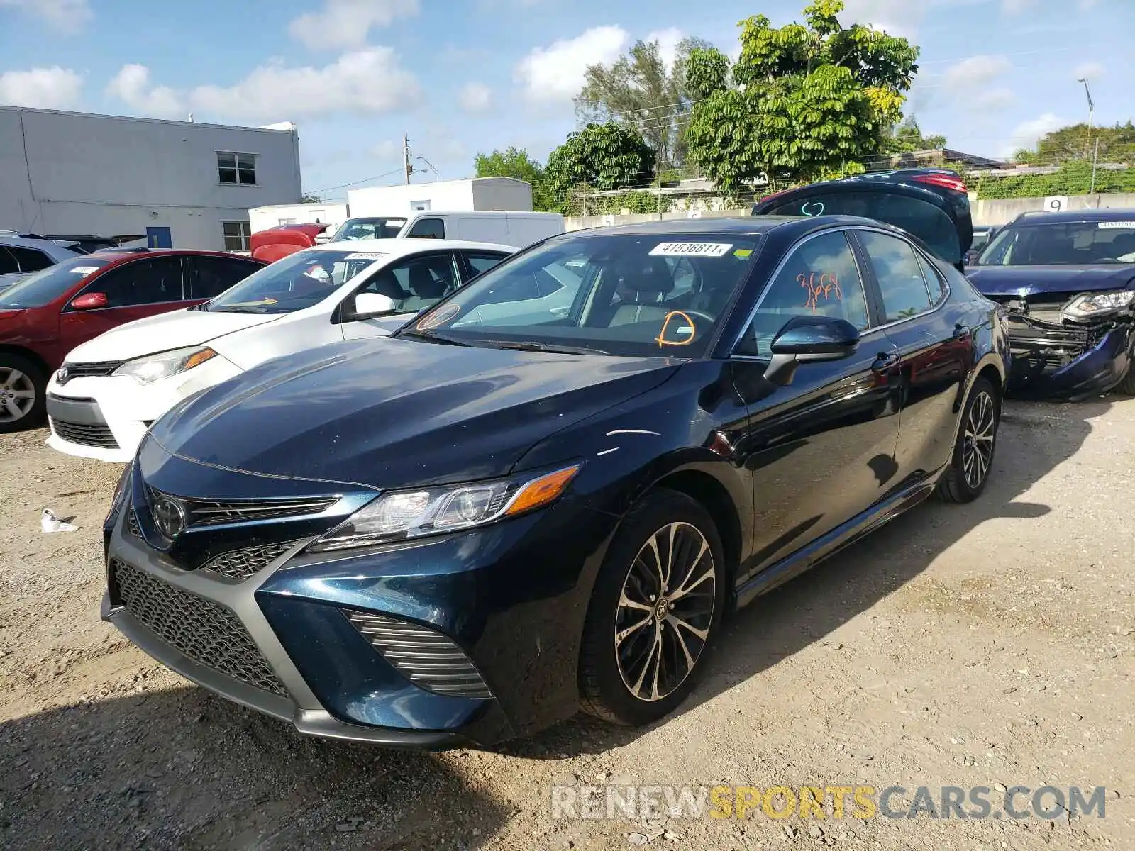 2 Photograph of a damaged car 4T1G11AK5LU952955 TOYOTA CAMRY 2020