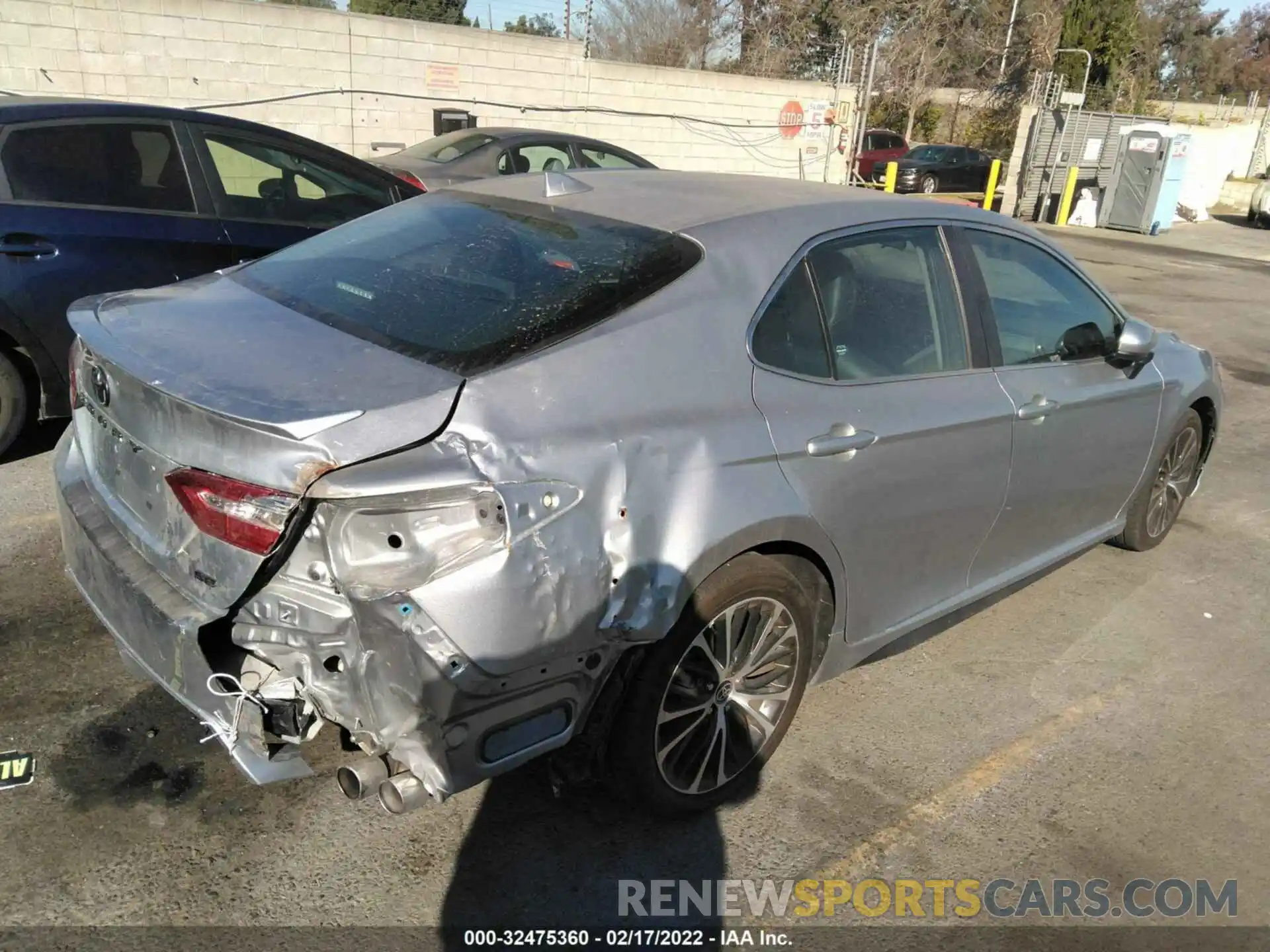 4 Photograph of a damaged car 4T1G11AK5LU954768 TOYOTA CAMRY 2020