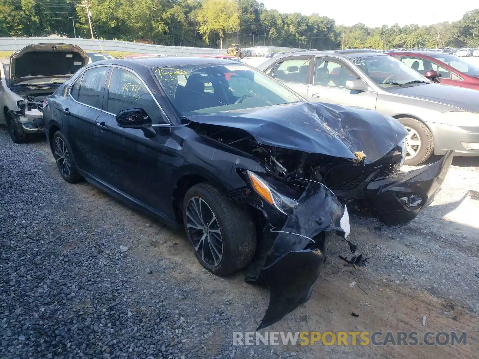 1 Photograph of a damaged car 4T1G11AK5LU955631 TOYOTA CAMRY 2020