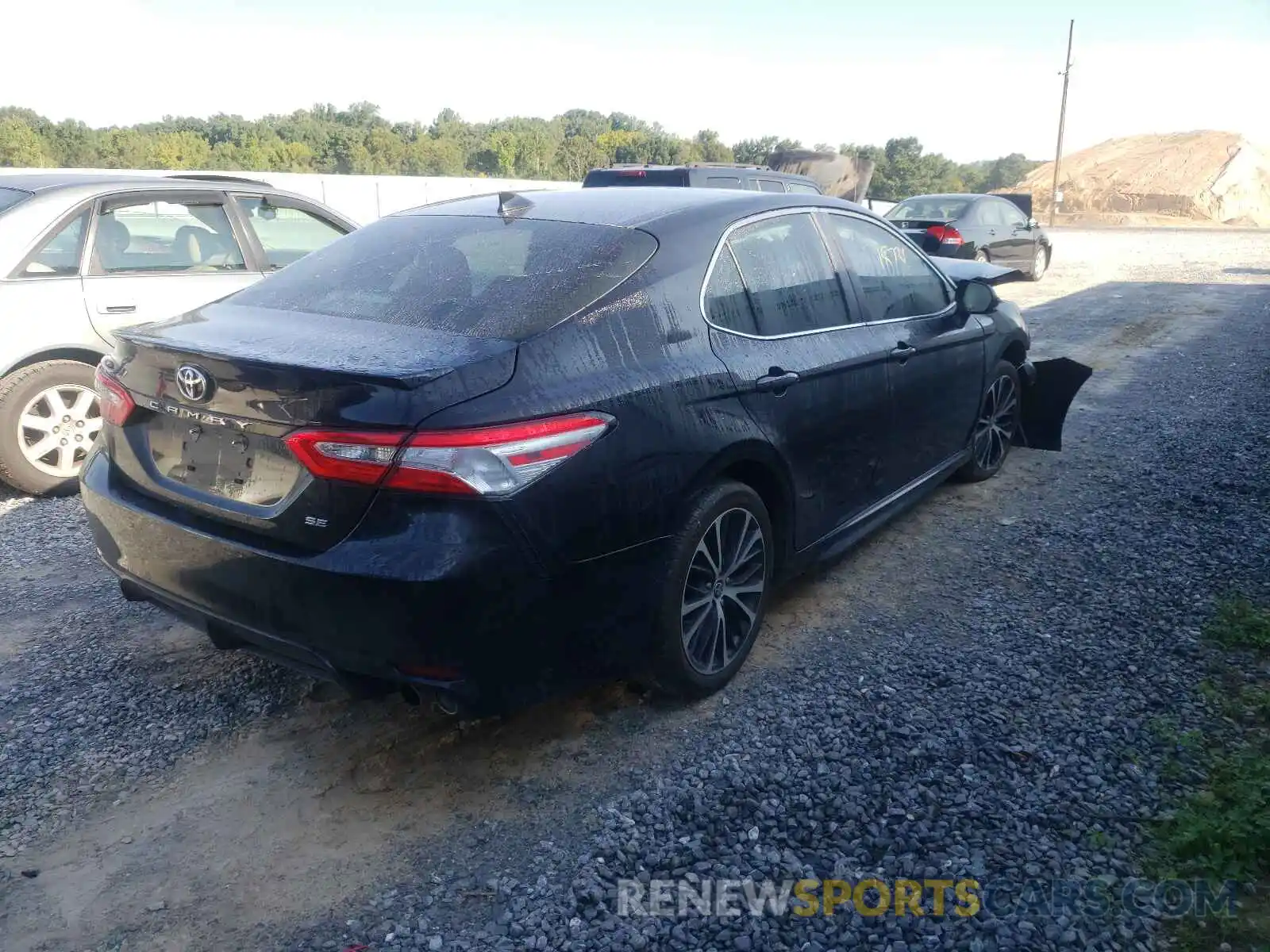 4 Photograph of a damaged car 4T1G11AK5LU955631 TOYOTA CAMRY 2020