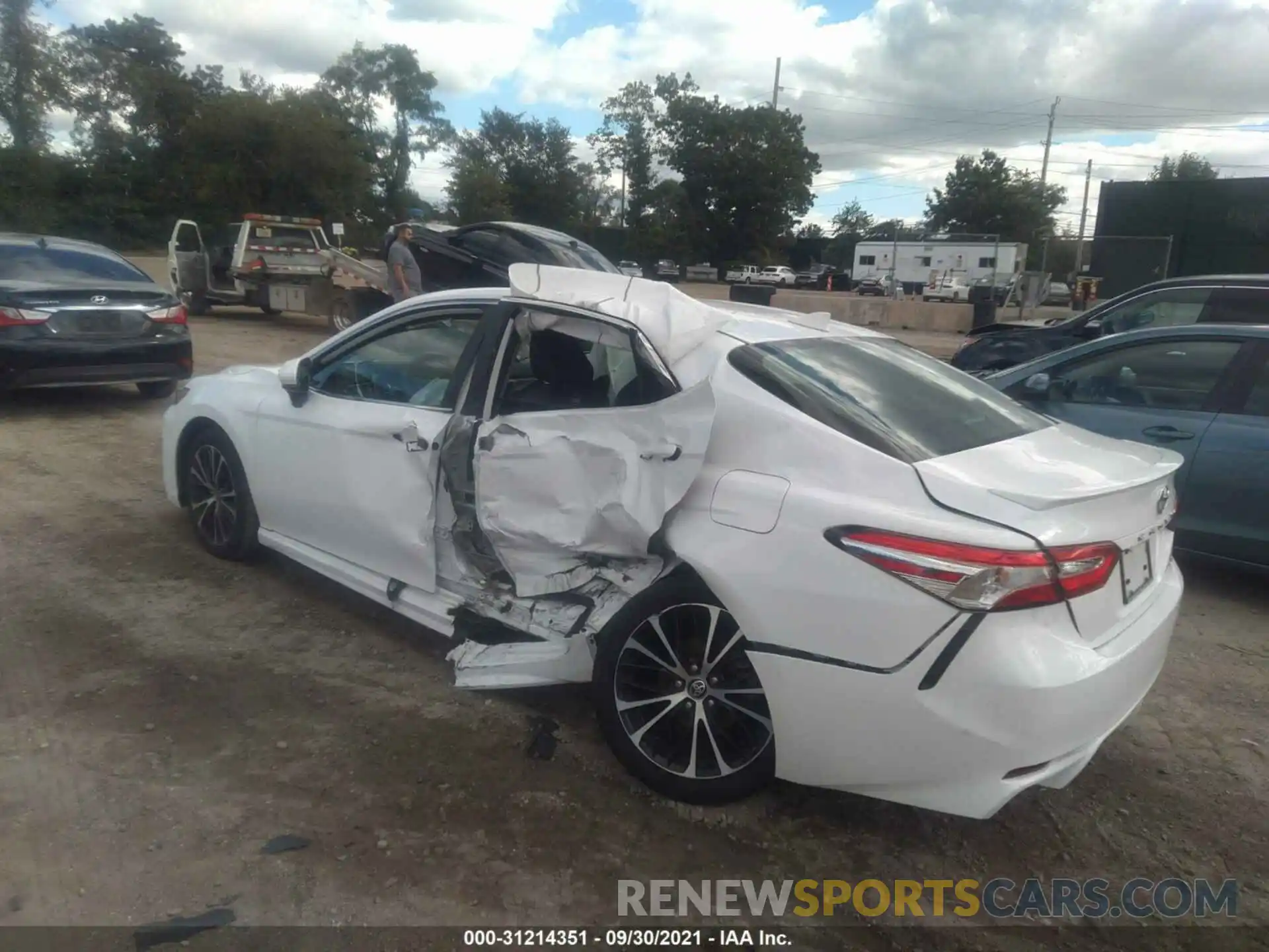 3 Photograph of a damaged car 4T1G11AK5LU956603 TOYOTA CAMRY 2020