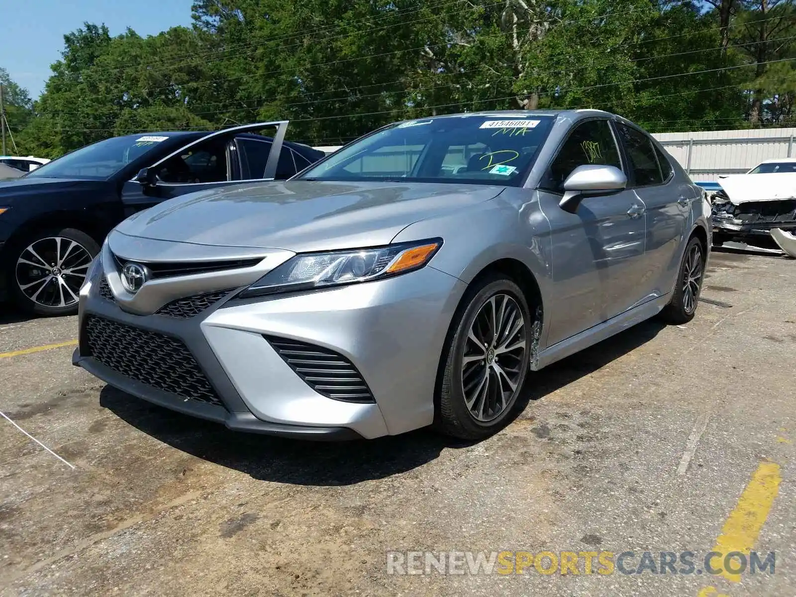 2 Photograph of a damaged car 4T1G11AK5LU958738 TOYOTA CAMRY 2020