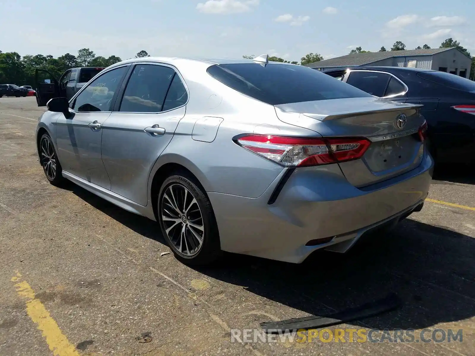 3 Photograph of a damaged car 4T1G11AK5LU958738 TOYOTA CAMRY 2020