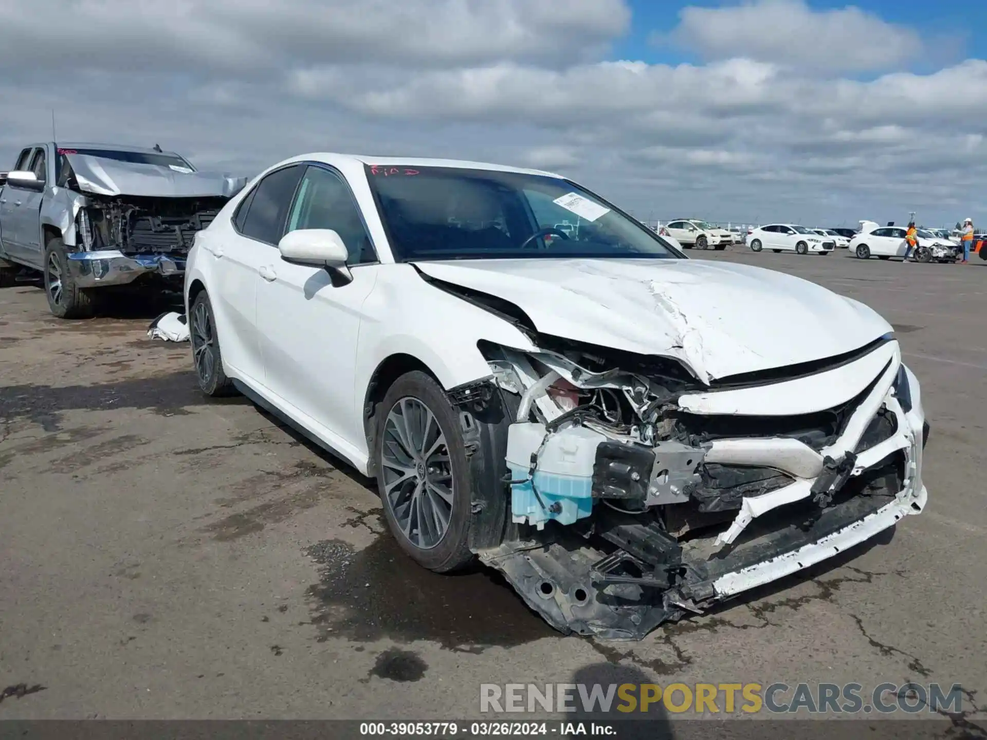 1 Photograph of a damaged car 4T1G11AK5LU962711 TOYOTA CAMRY 2020