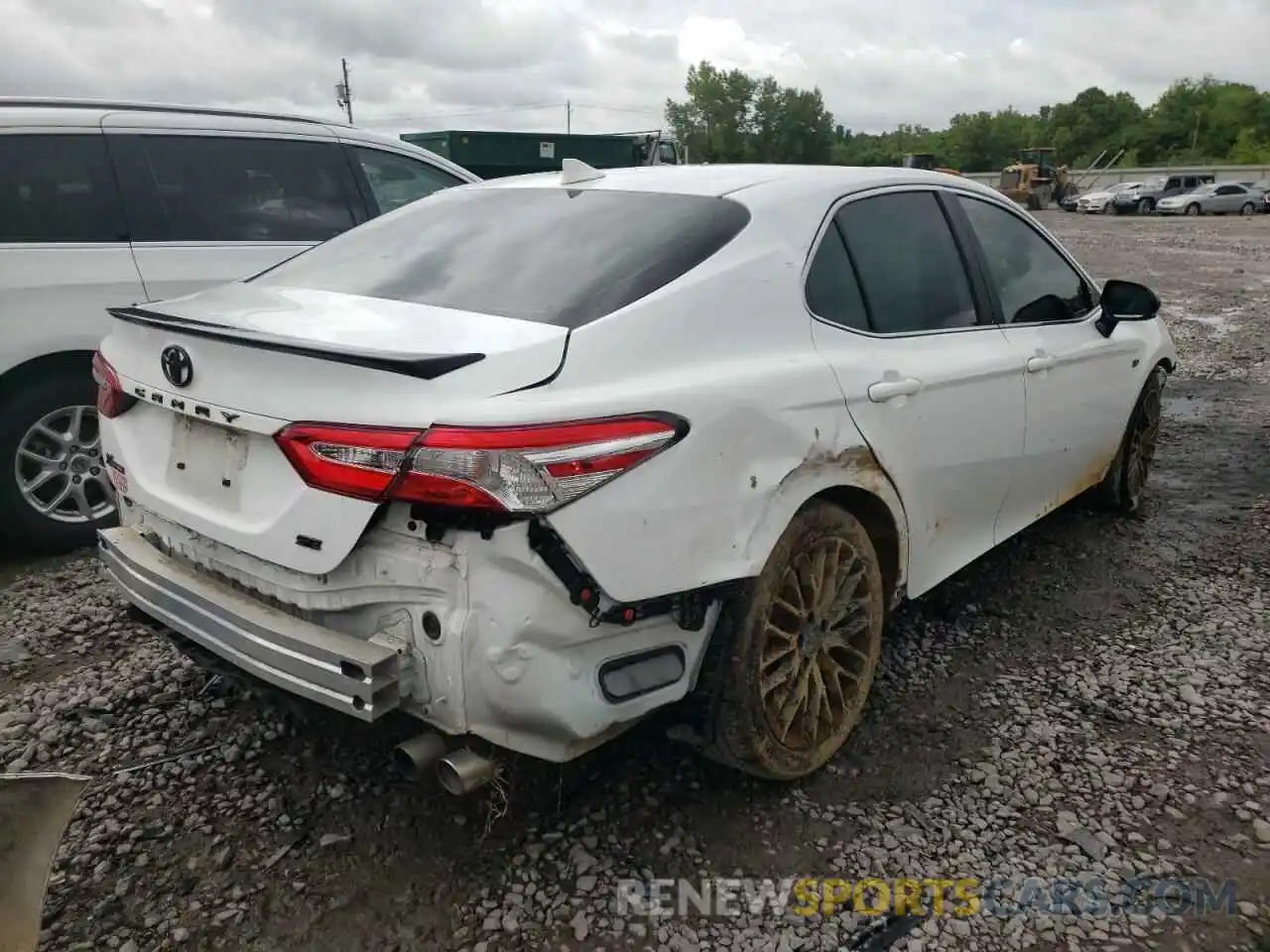 4 Photograph of a damaged car 4T1G11AK5LU977547 TOYOTA CAMRY 2020