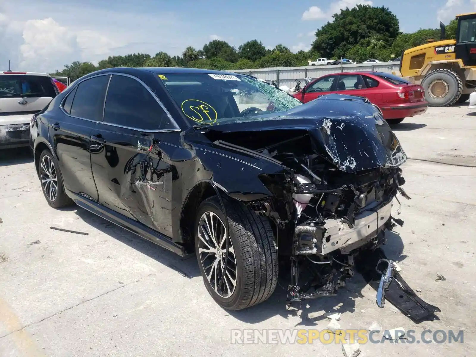 1 Photograph of a damaged car 4T1G11AK5LU980562 TOYOTA CAMRY 2020