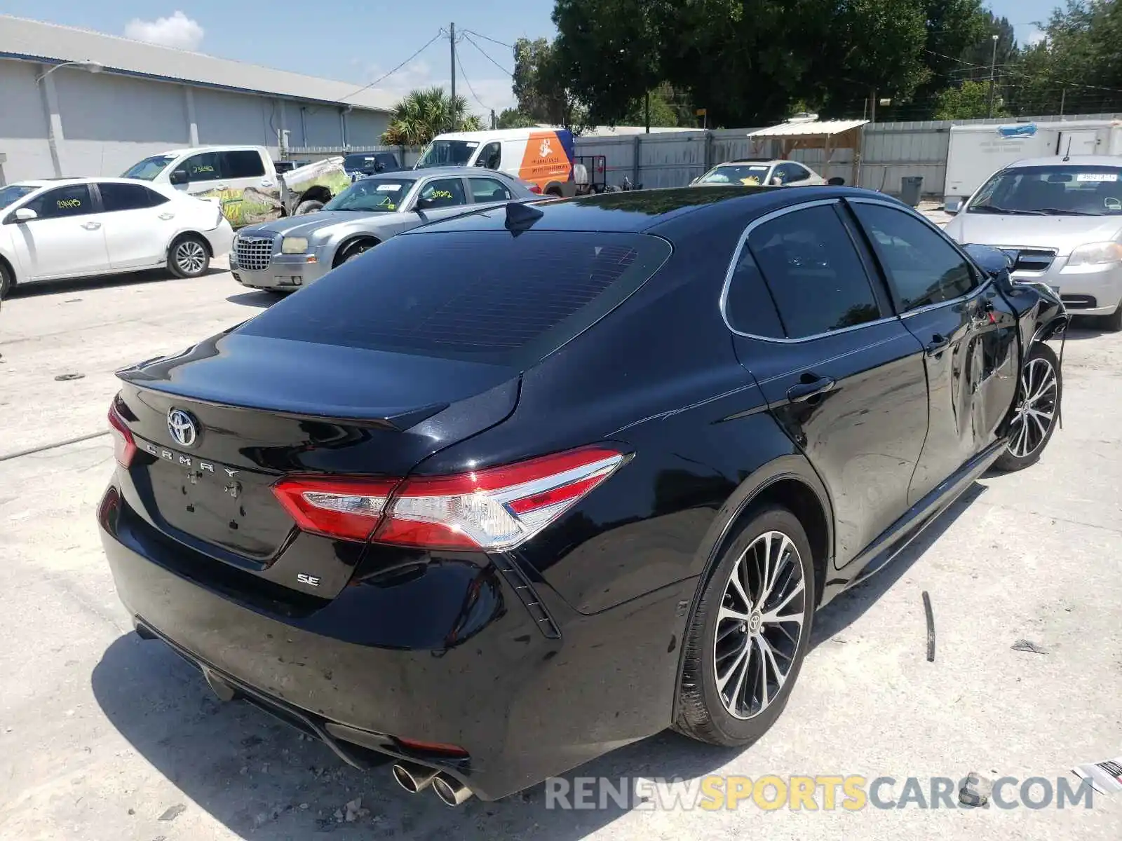 4 Photograph of a damaged car 4T1G11AK5LU980562 TOYOTA CAMRY 2020