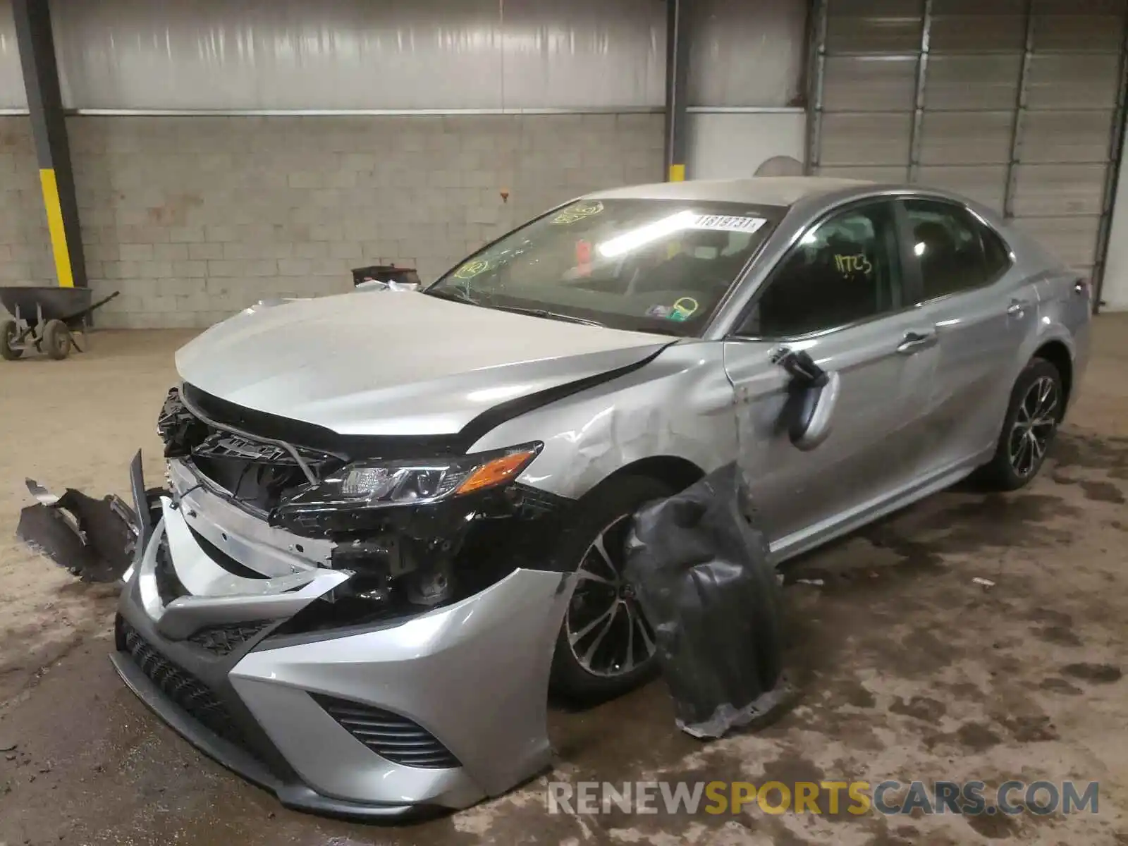 2 Photograph of a damaged car 4T1G11AK5LU980867 TOYOTA CAMRY 2020