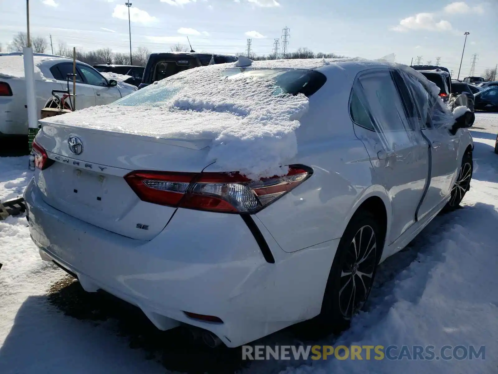 4 Photograph of a damaged car 4T1G11AK6LU305660 TOYOTA CAMRY 2020