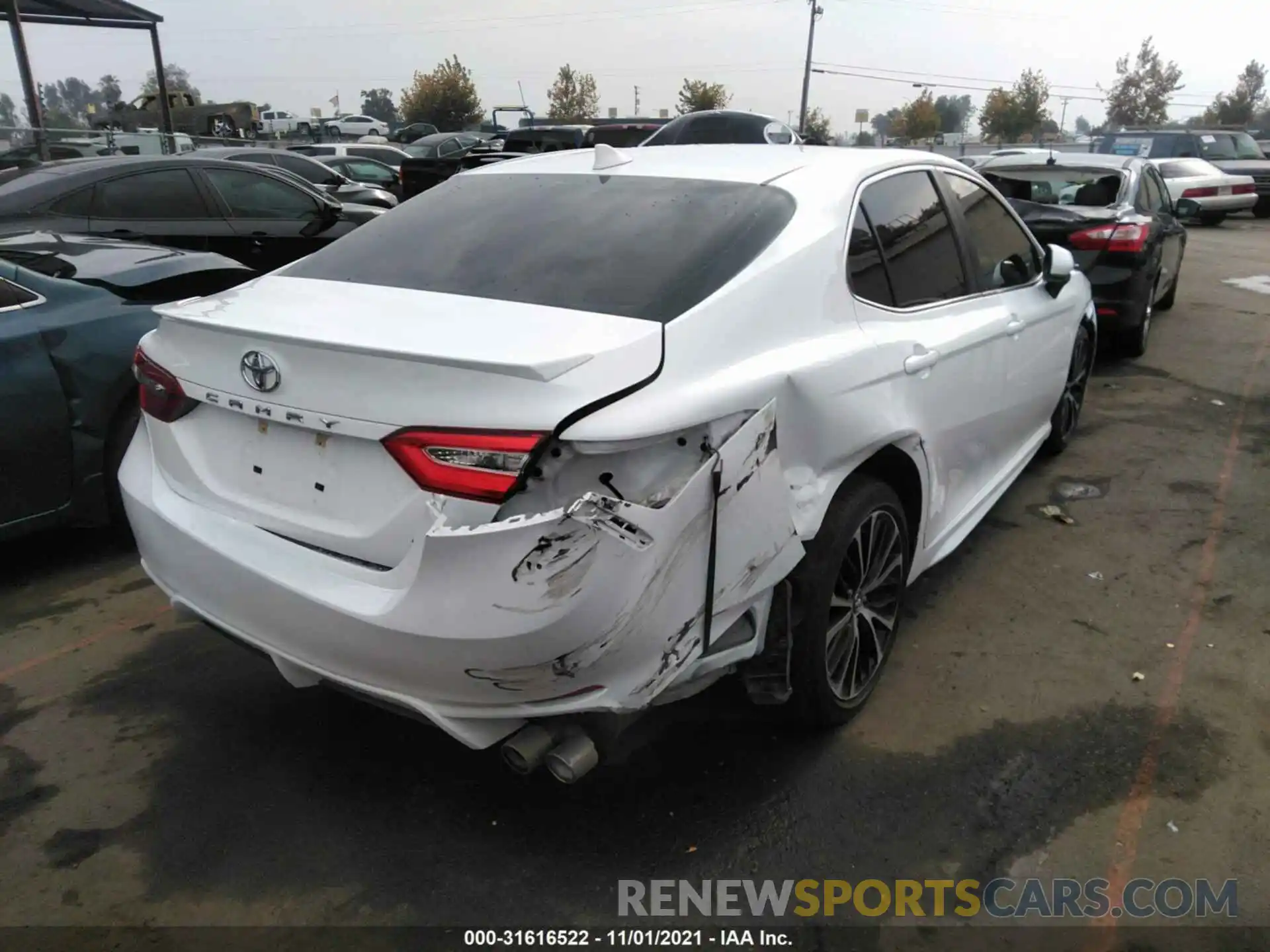 4 Photograph of a damaged car 4T1G11AK6LU306615 TOYOTA CAMRY 2020