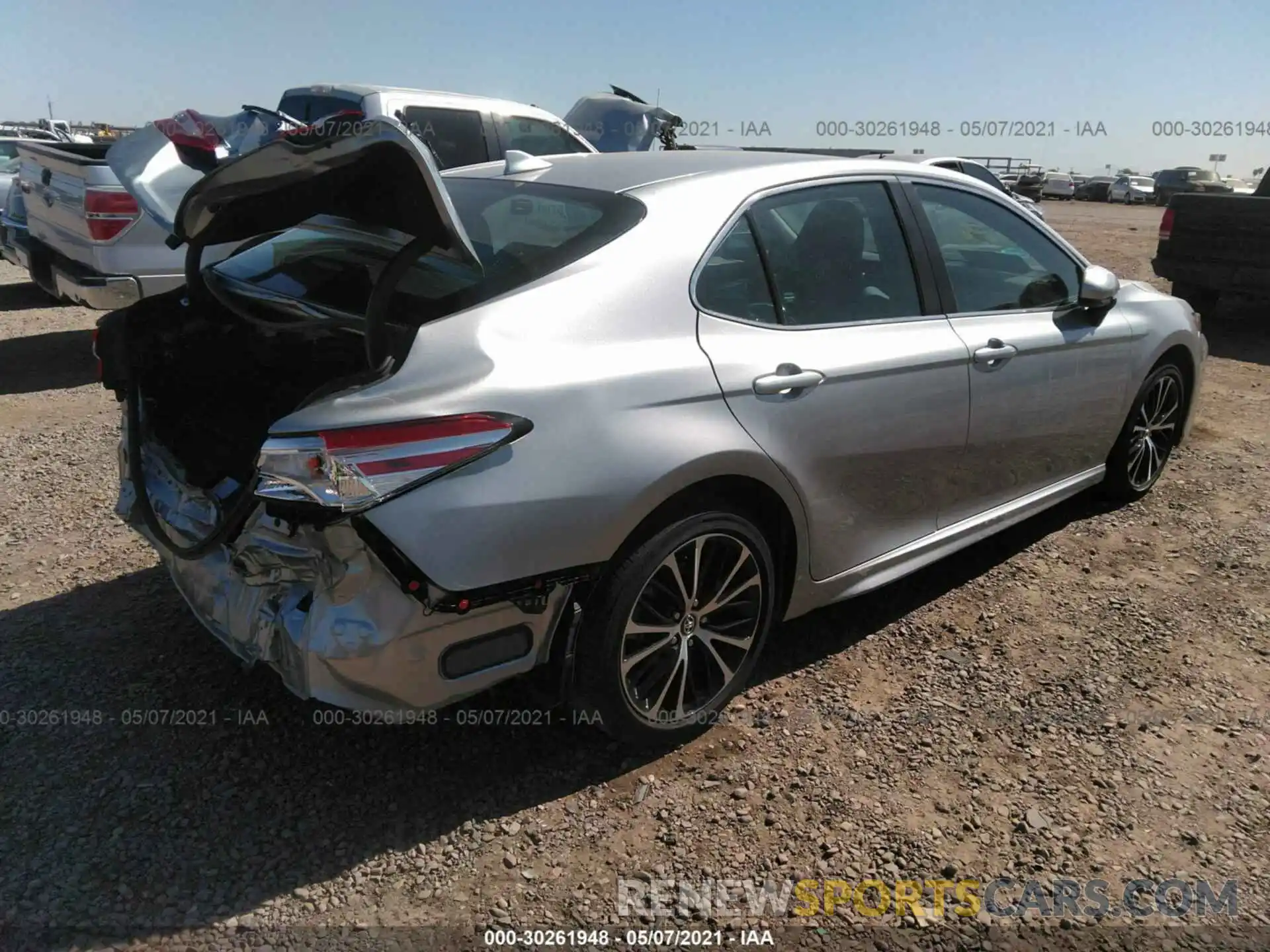 4 Photograph of a damaged car 4T1G11AK6LU308803 TOYOTA CAMRY 2020