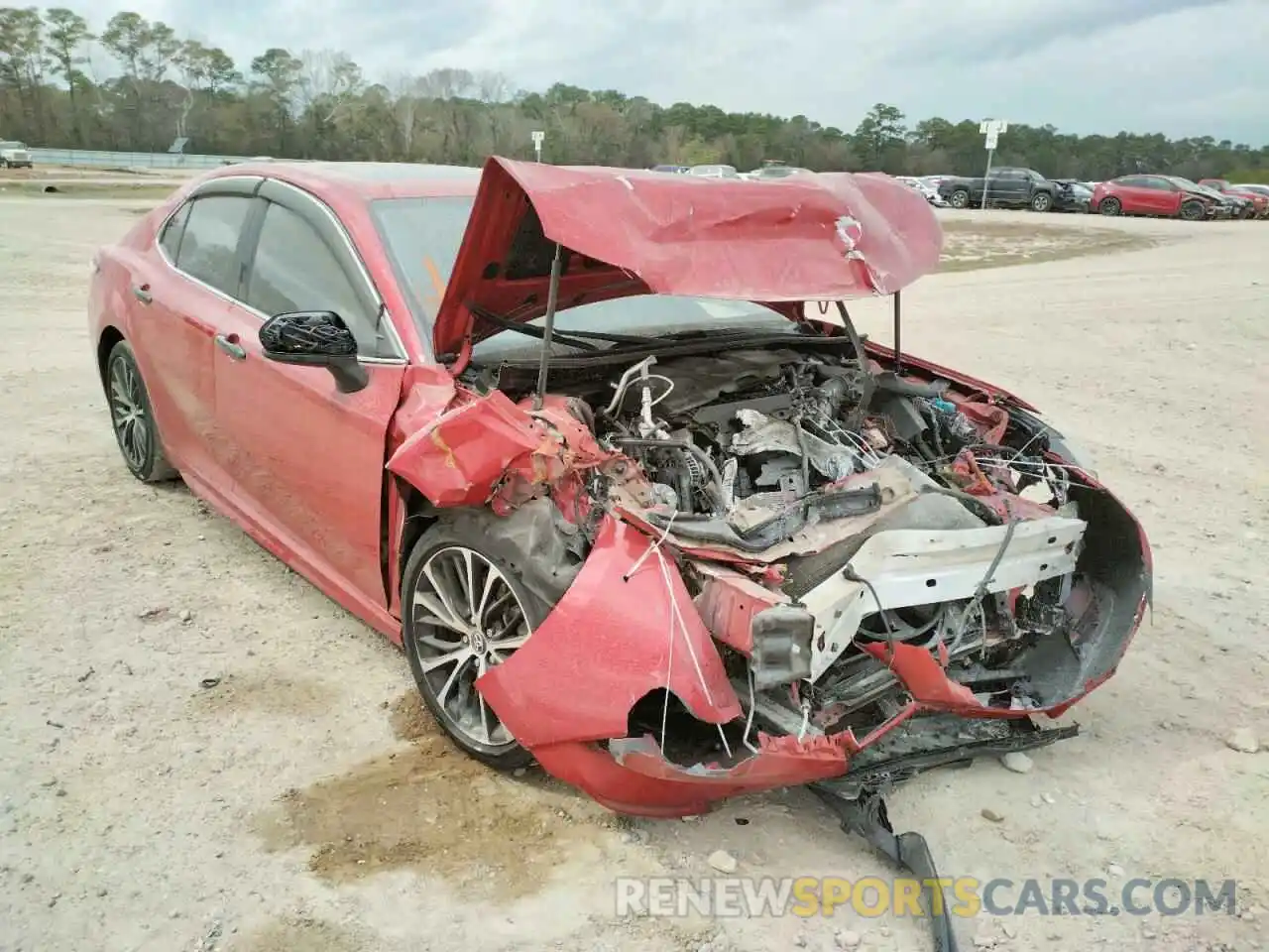 1 Photograph of a damaged car 4T1G11AK6LU319185 TOYOTA CAMRY 2020