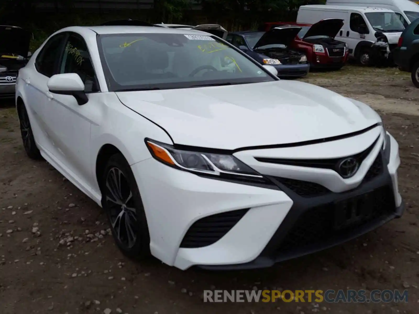 1 Photograph of a damaged car 4T1G11AK6LU324788 TOYOTA CAMRY 2020