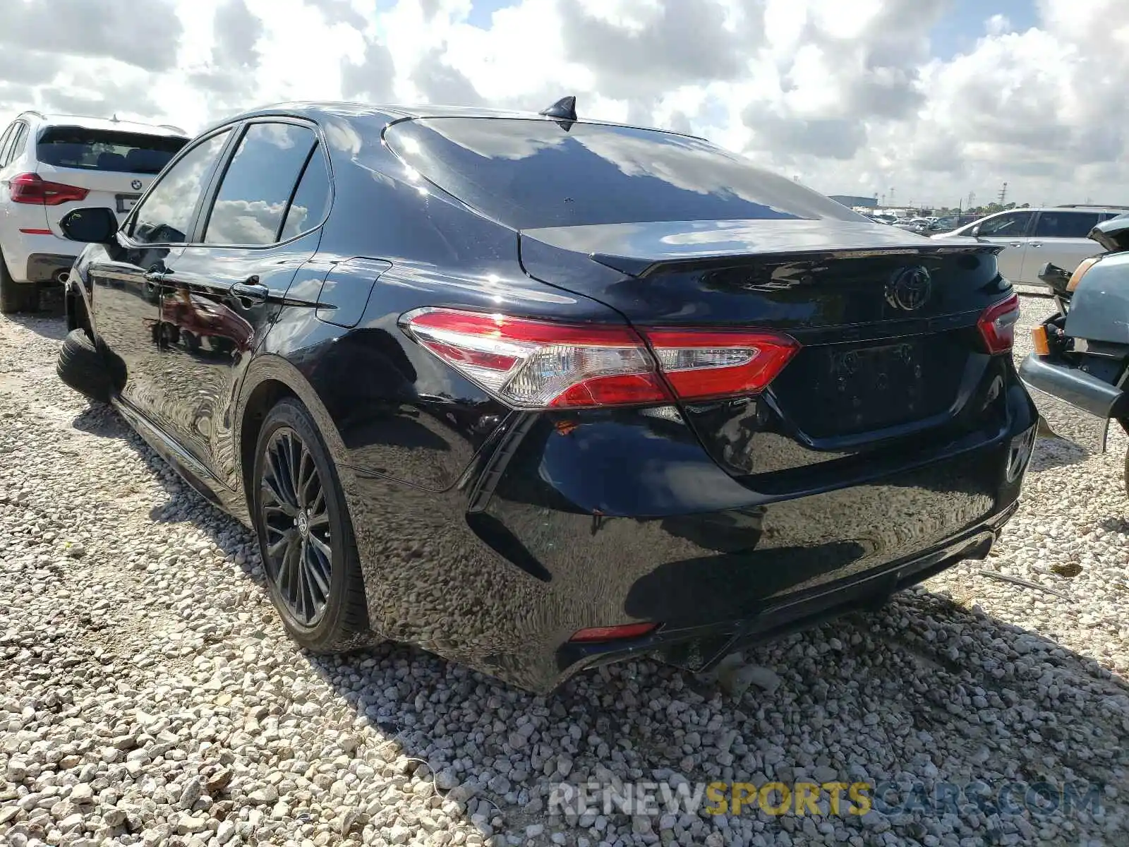 3 Photograph of a damaged car 4T1G11AK6LU324872 TOYOTA CAMRY 2020