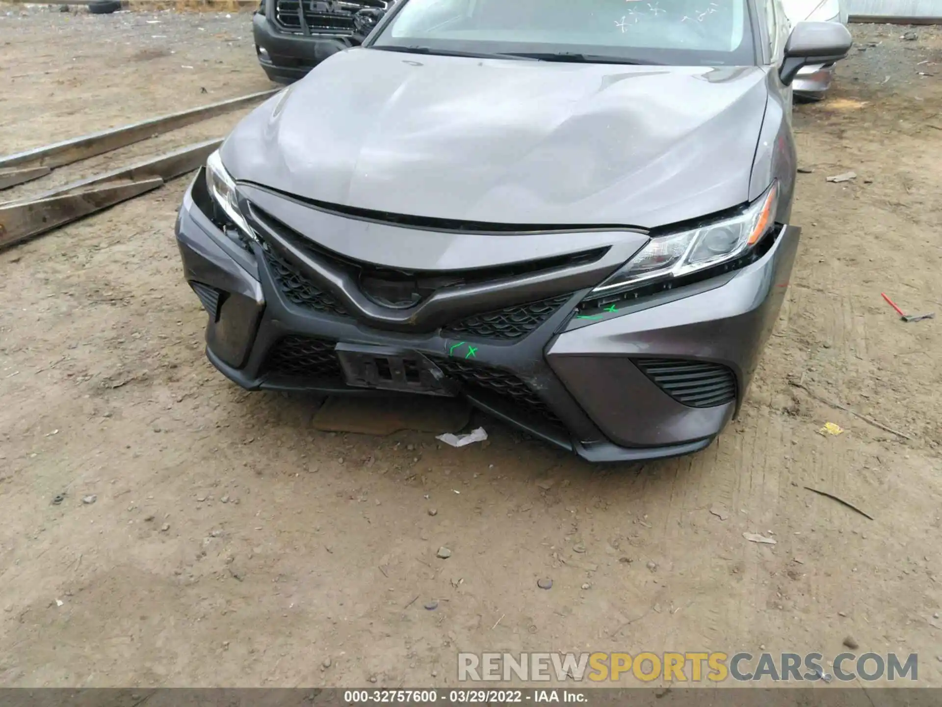 6 Photograph of a damaged car 4T1G11AK6LU327271 TOYOTA CAMRY 2020