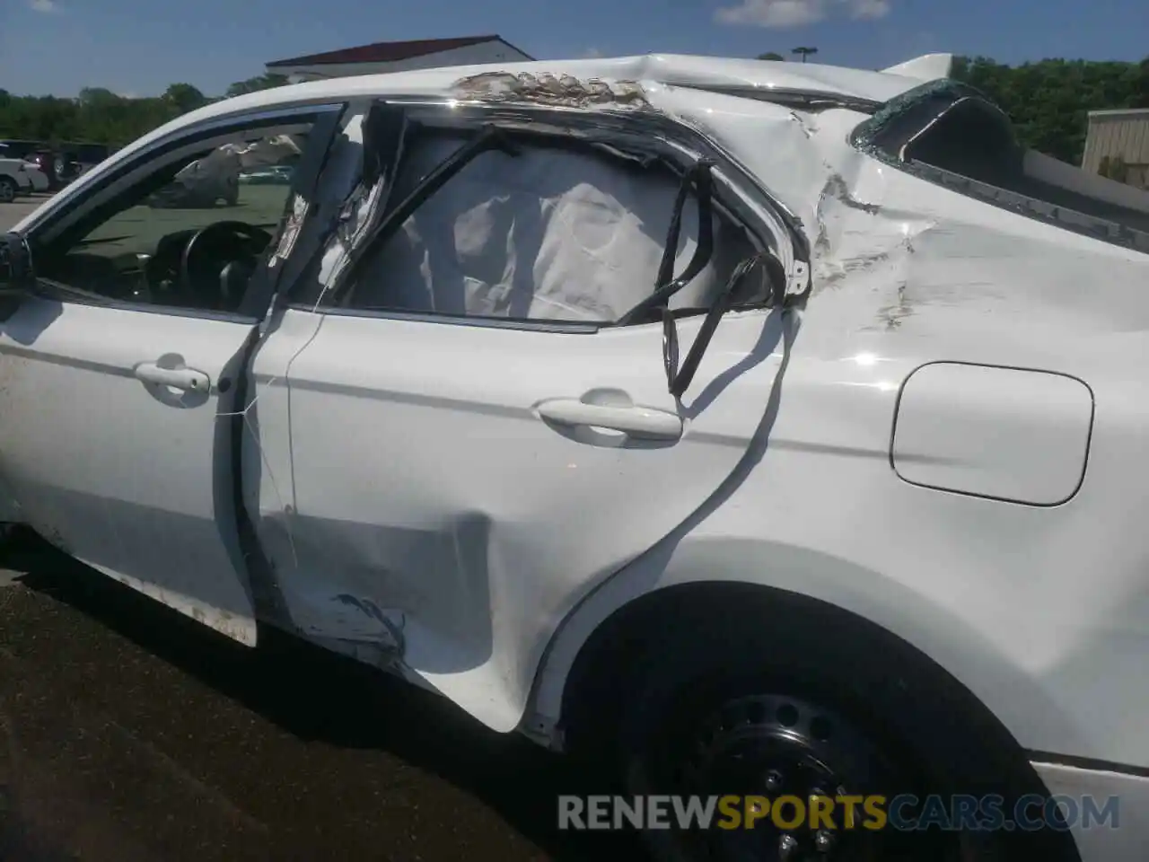 9 Photograph of a damaged car 4T1G11AK6LU327299 TOYOTA CAMRY 2020