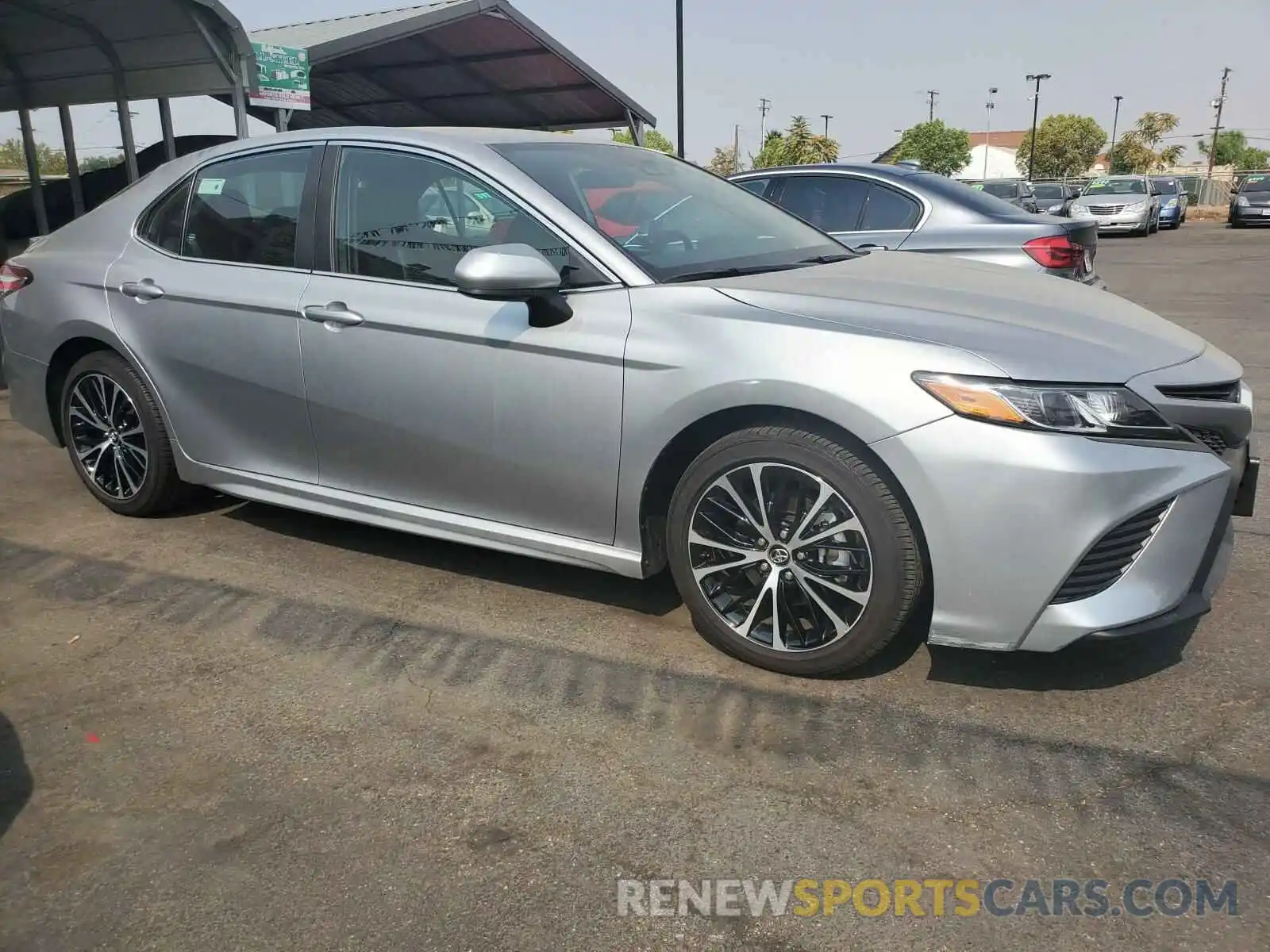 1 Photograph of a damaged car 4T1G11AK6LU329442 TOYOTA CAMRY 2020