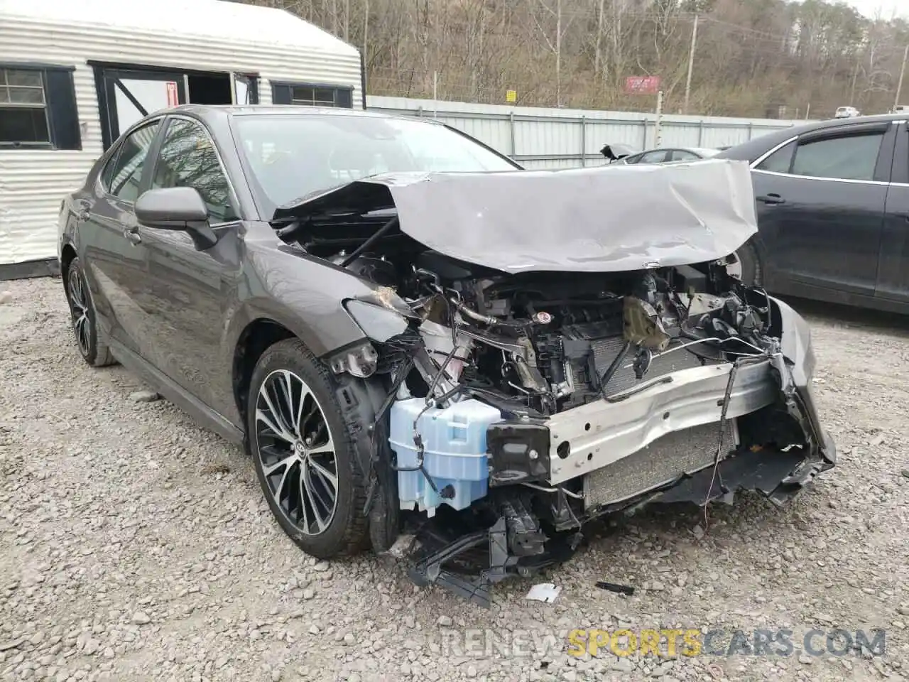 1 Photograph of a damaged car 4T1G11AK6LU329540 TOYOTA CAMRY 2020