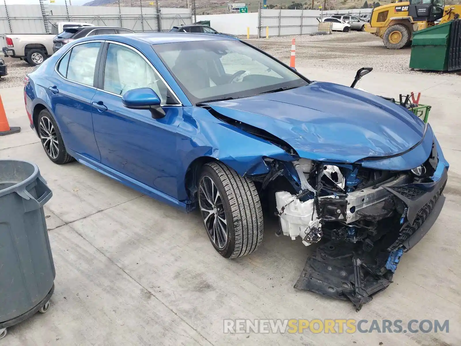 1 Photograph of a damaged car 4T1G11AK6LU332065 TOYOTA CAMRY 2020