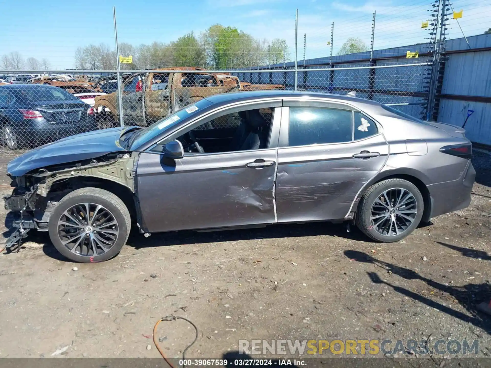 14 Photograph of a damaged car 4T1G11AK6LU332650 TOYOTA CAMRY 2020