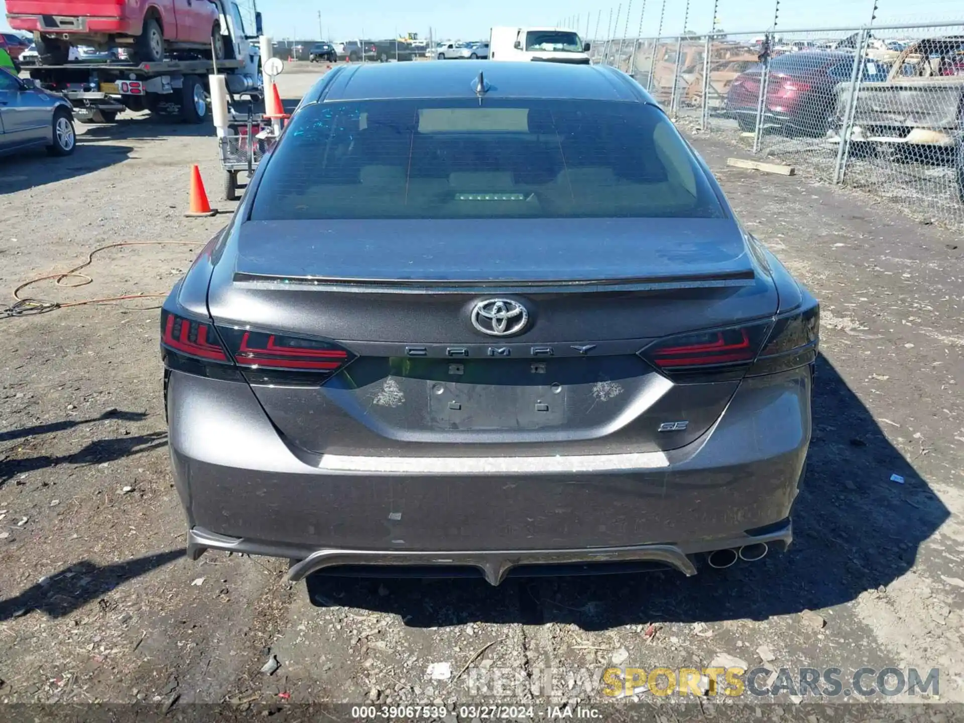 16 Photograph of a damaged car 4T1G11AK6LU332650 TOYOTA CAMRY 2020