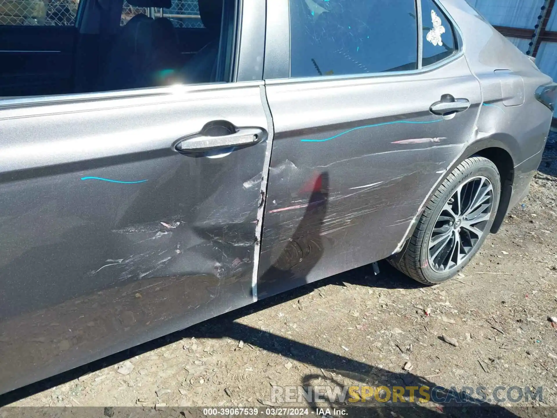 17 Photograph of a damaged car 4T1G11AK6LU332650 TOYOTA CAMRY 2020