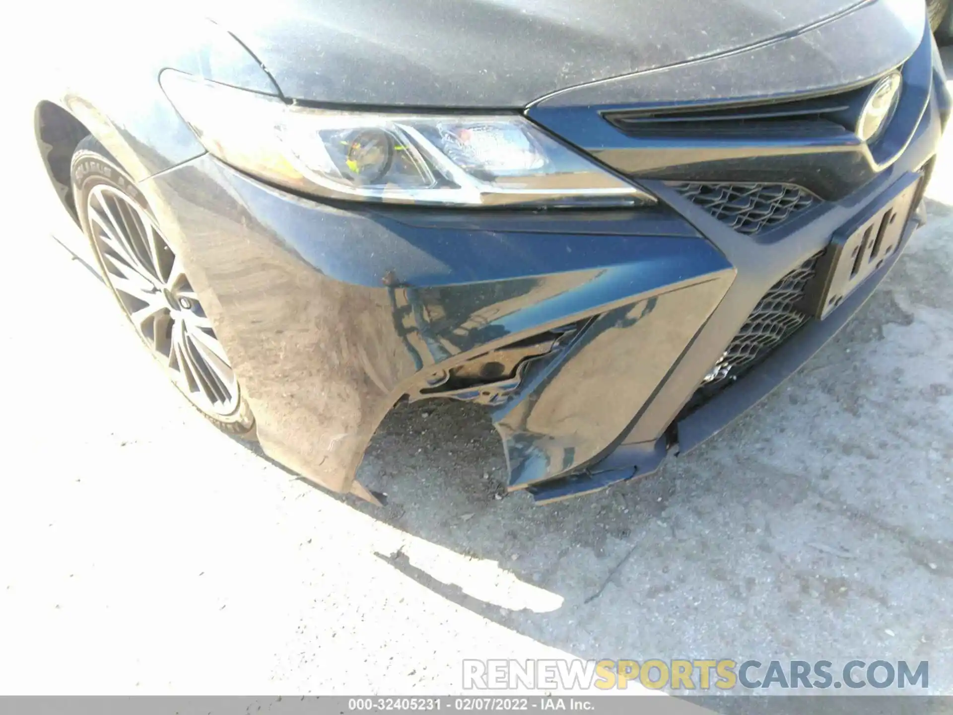 6 Photograph of a damaged car 4T1G11AK6LU338089 TOYOTA CAMRY 2020