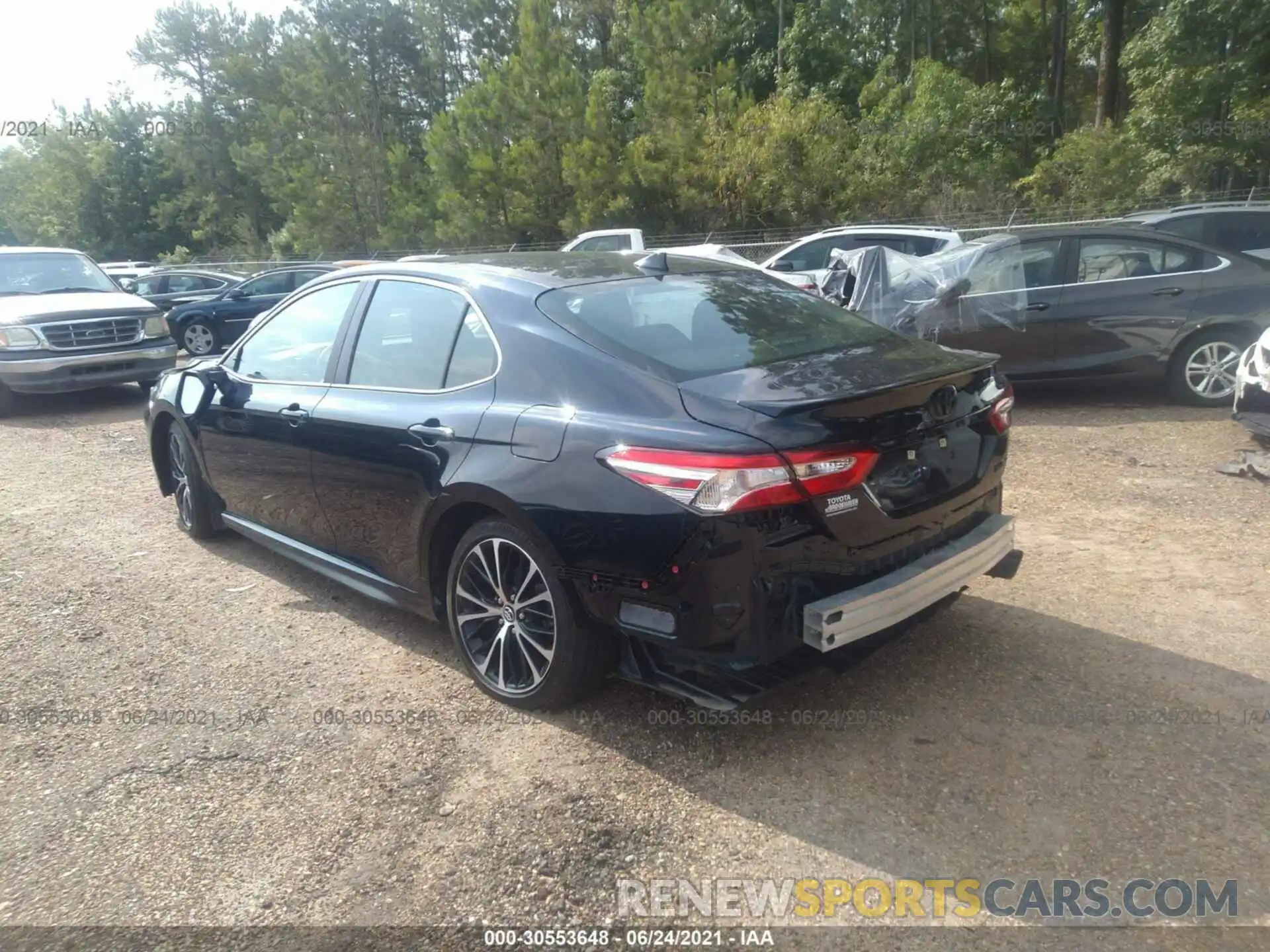 3 Photograph of a damaged car 4T1G11AK6LU338464 TOYOTA CAMRY 2020