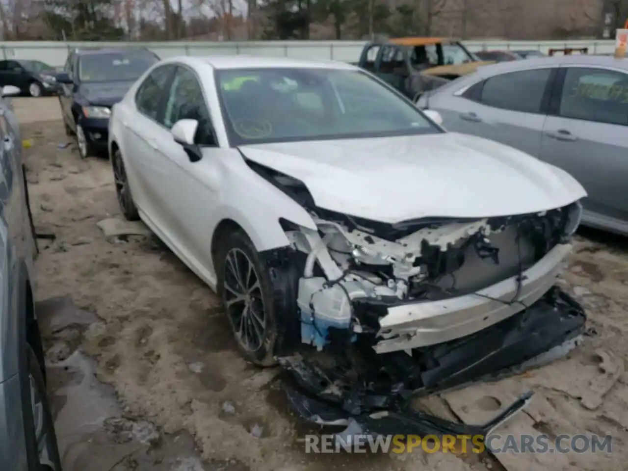 9 Photograph of a damaged car 4T1G11AK6LU339663 TOYOTA CAMRY 2020