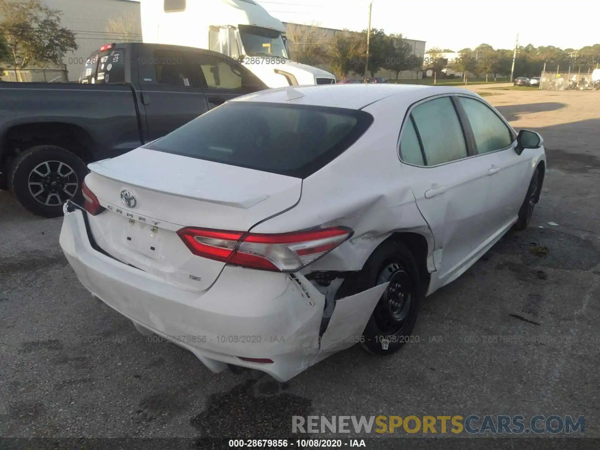 4 Photograph of a damaged car 4T1G11AK6LU342241 TOYOTA CAMRY 2020