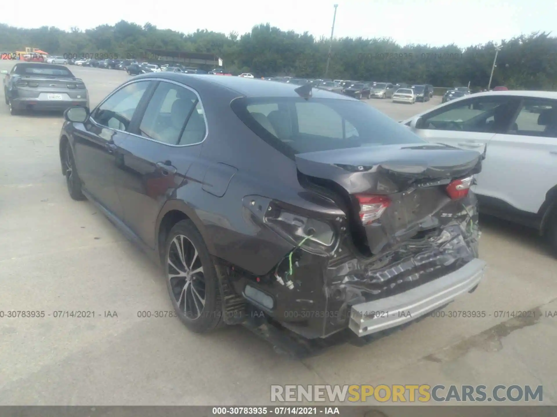 3 Photograph of a damaged car 4T1G11AK6LU342739 TOYOTA CAMRY 2020