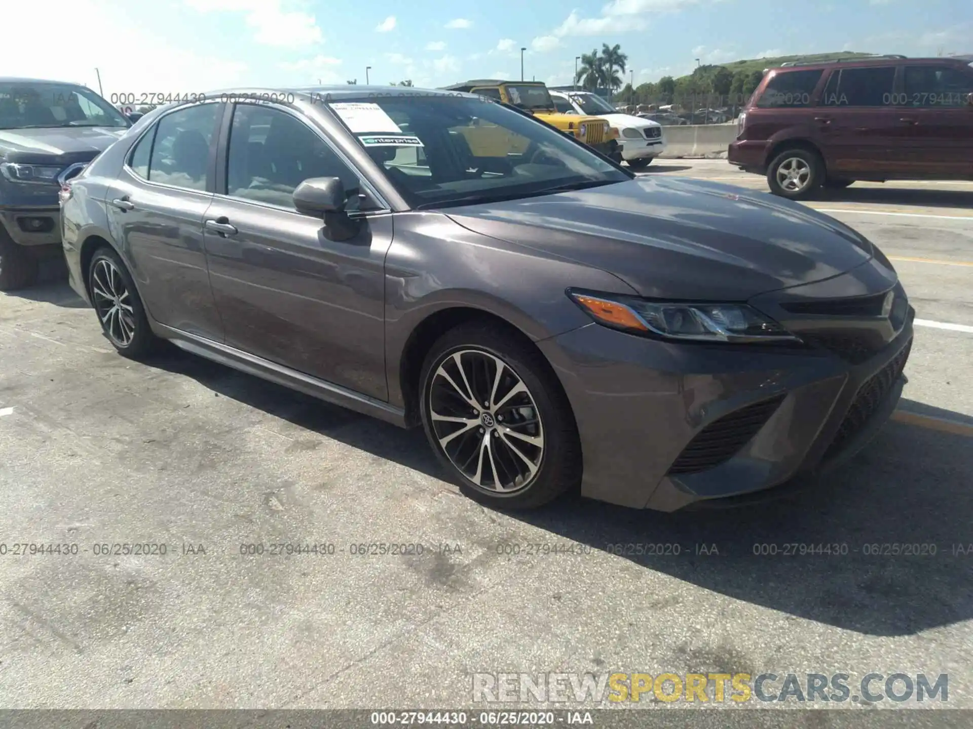 1 Photograph of a damaged car 4T1G11AK6LU343471 TOYOTA CAMRY 2020