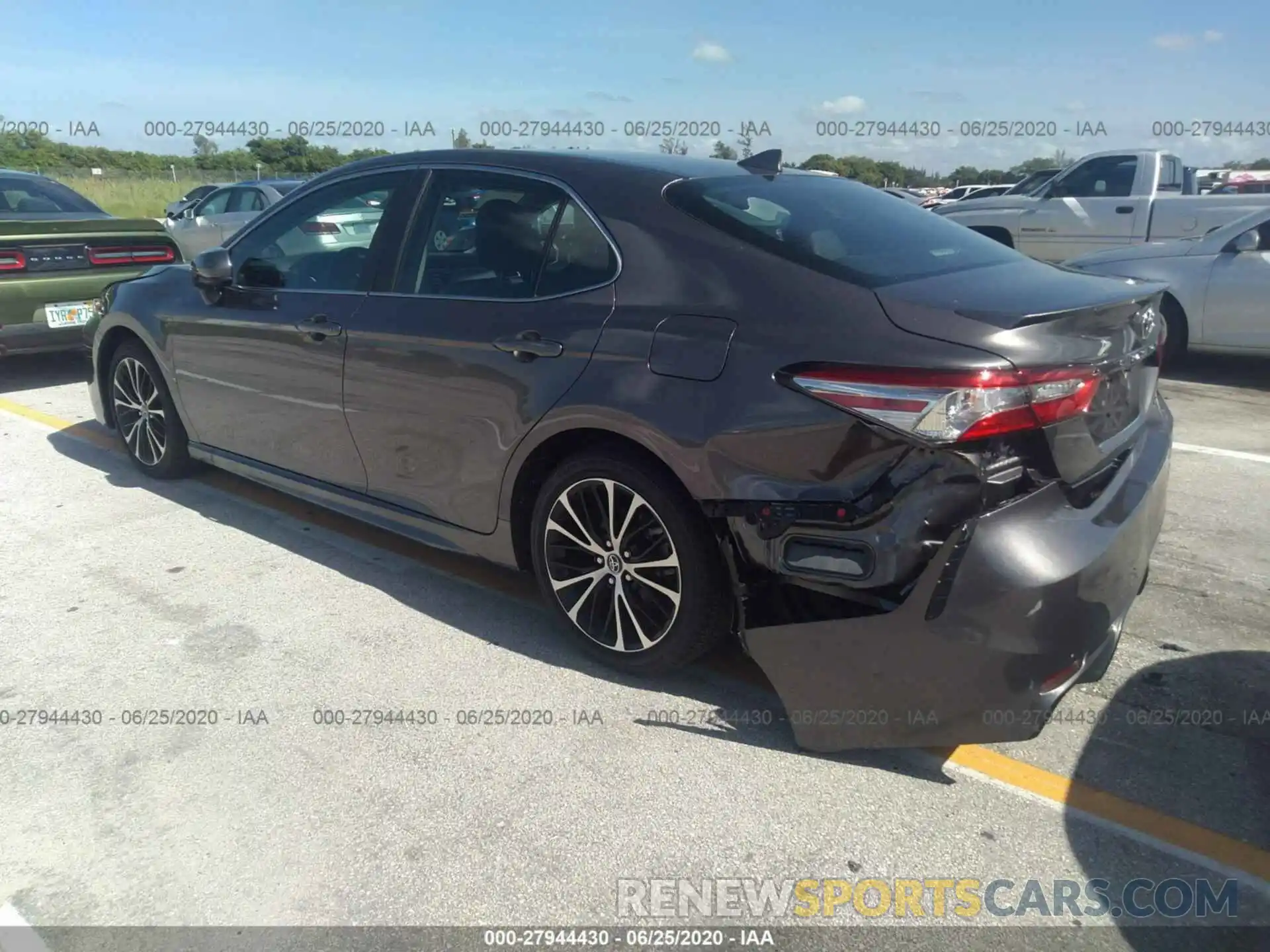 3 Photograph of a damaged car 4T1G11AK6LU343471 TOYOTA CAMRY 2020