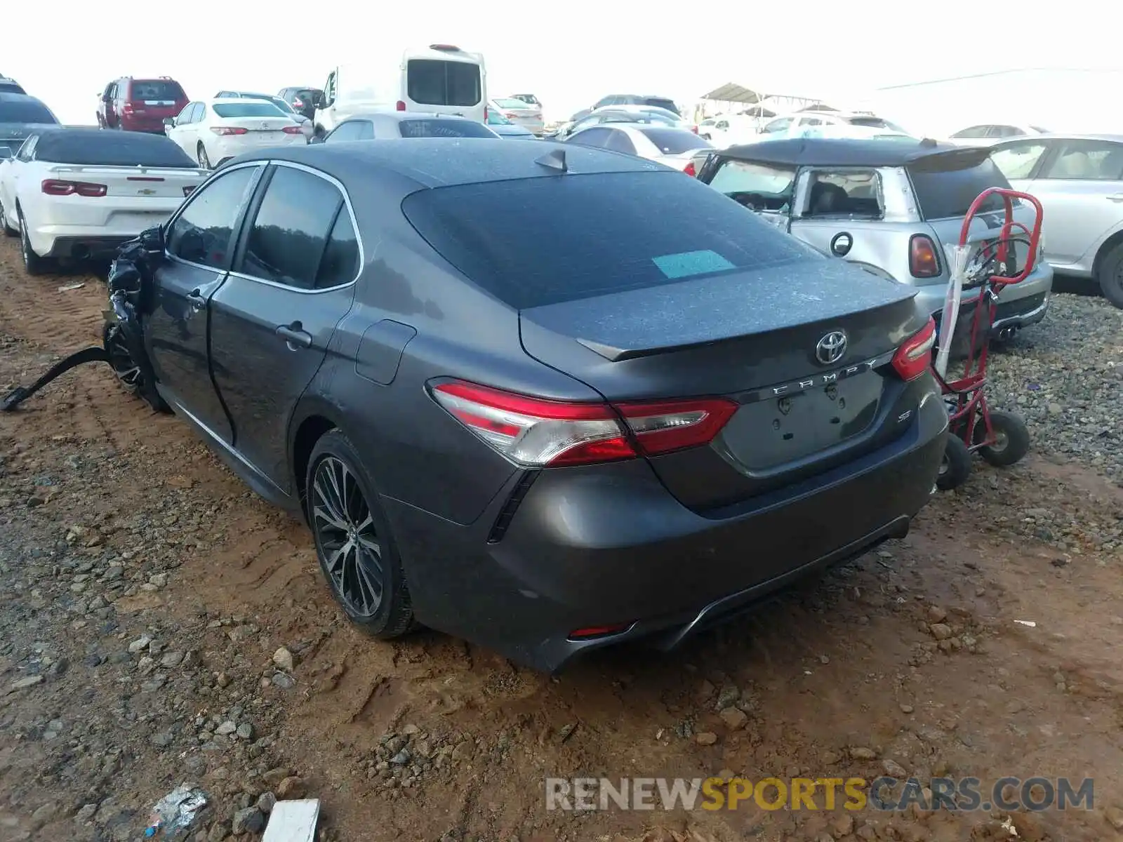 3 Photograph of a damaged car 4T1G11AK6LU343986 TOYOTA CAMRY 2020