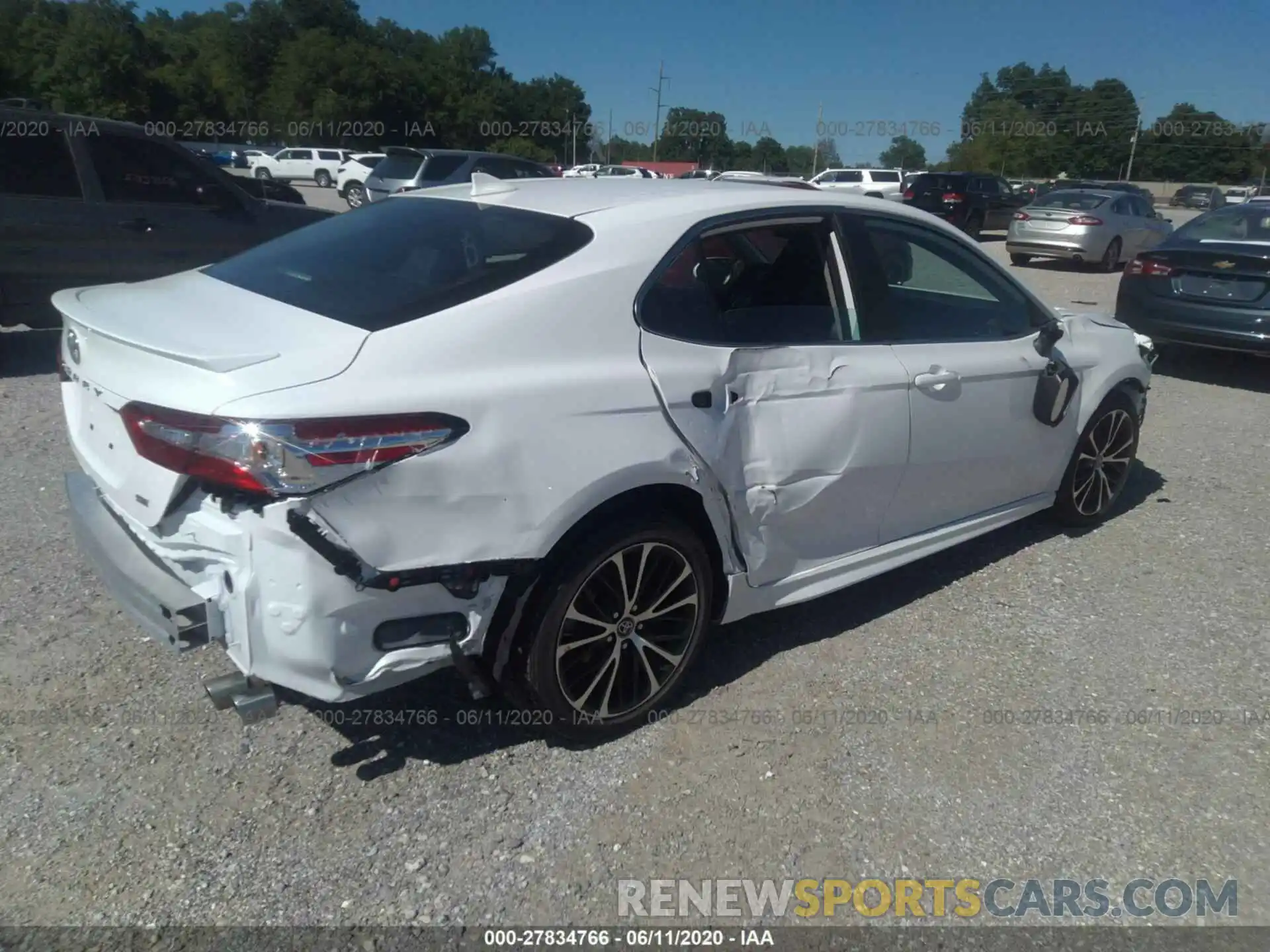 4 Photograph of a damaged car 4T1G11AK6LU352235 TOYOTA CAMRY 2020