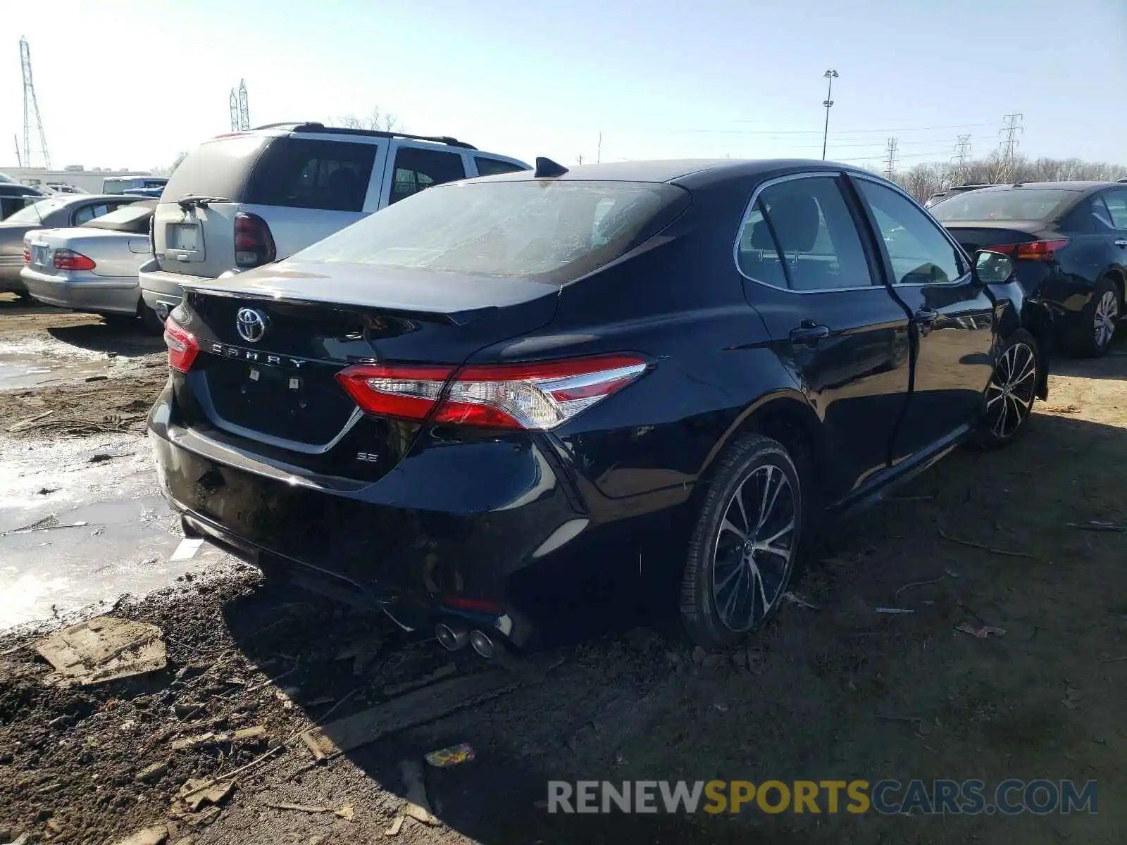 4 Photograph of a damaged car 4T1G11AK6LU353367 TOYOTA CAMRY 2020