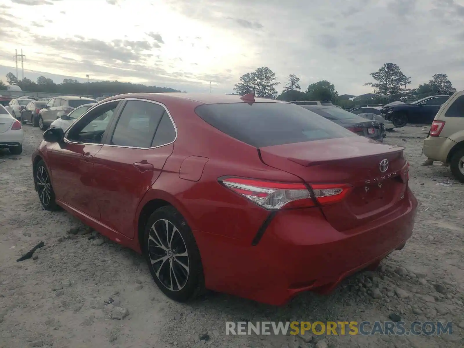 3 Photograph of a damaged car 4T1G11AK6LU359492 TOYOTA CAMRY 2020