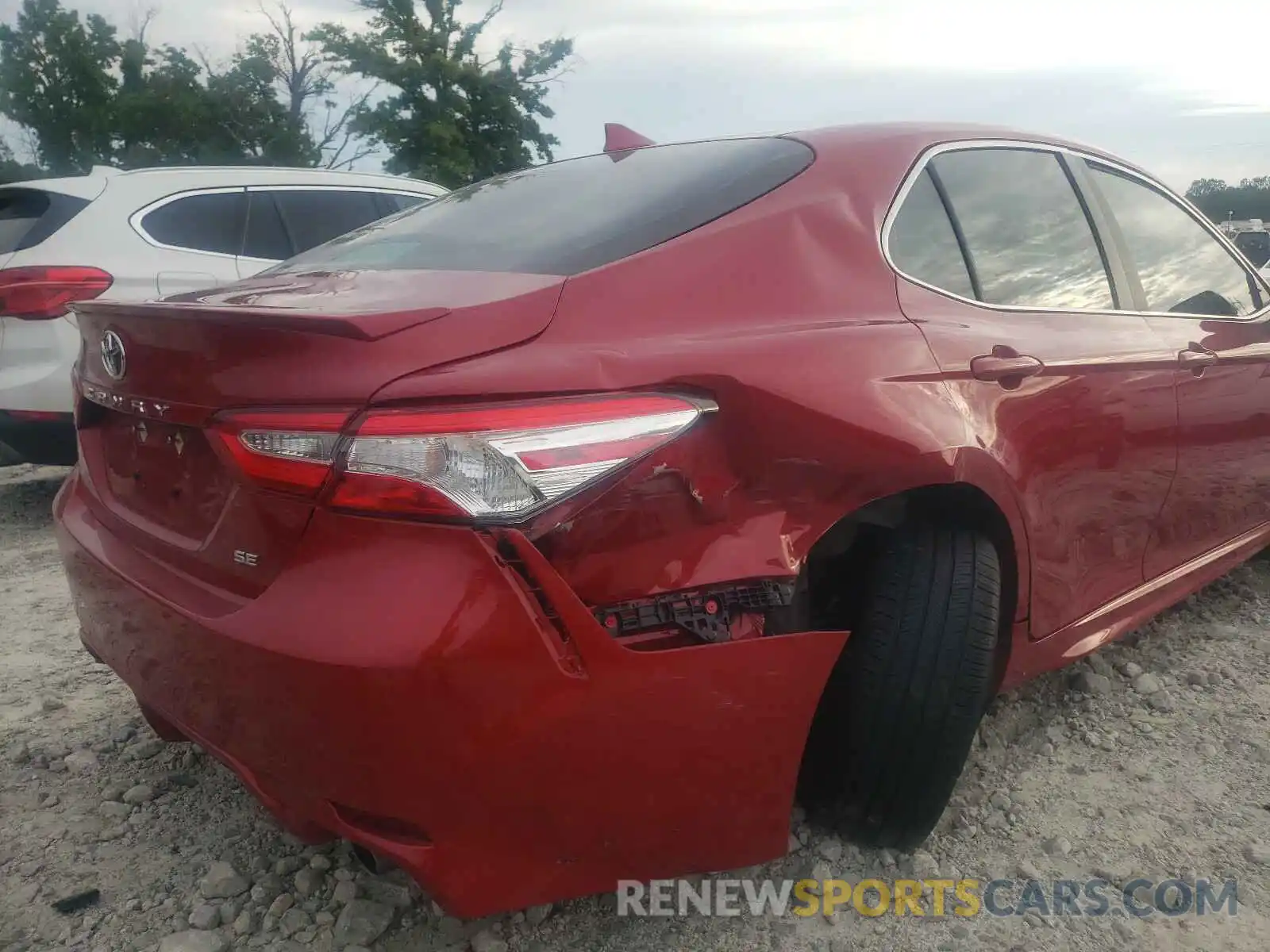 9 Photograph of a damaged car 4T1G11AK6LU359492 TOYOTA CAMRY 2020