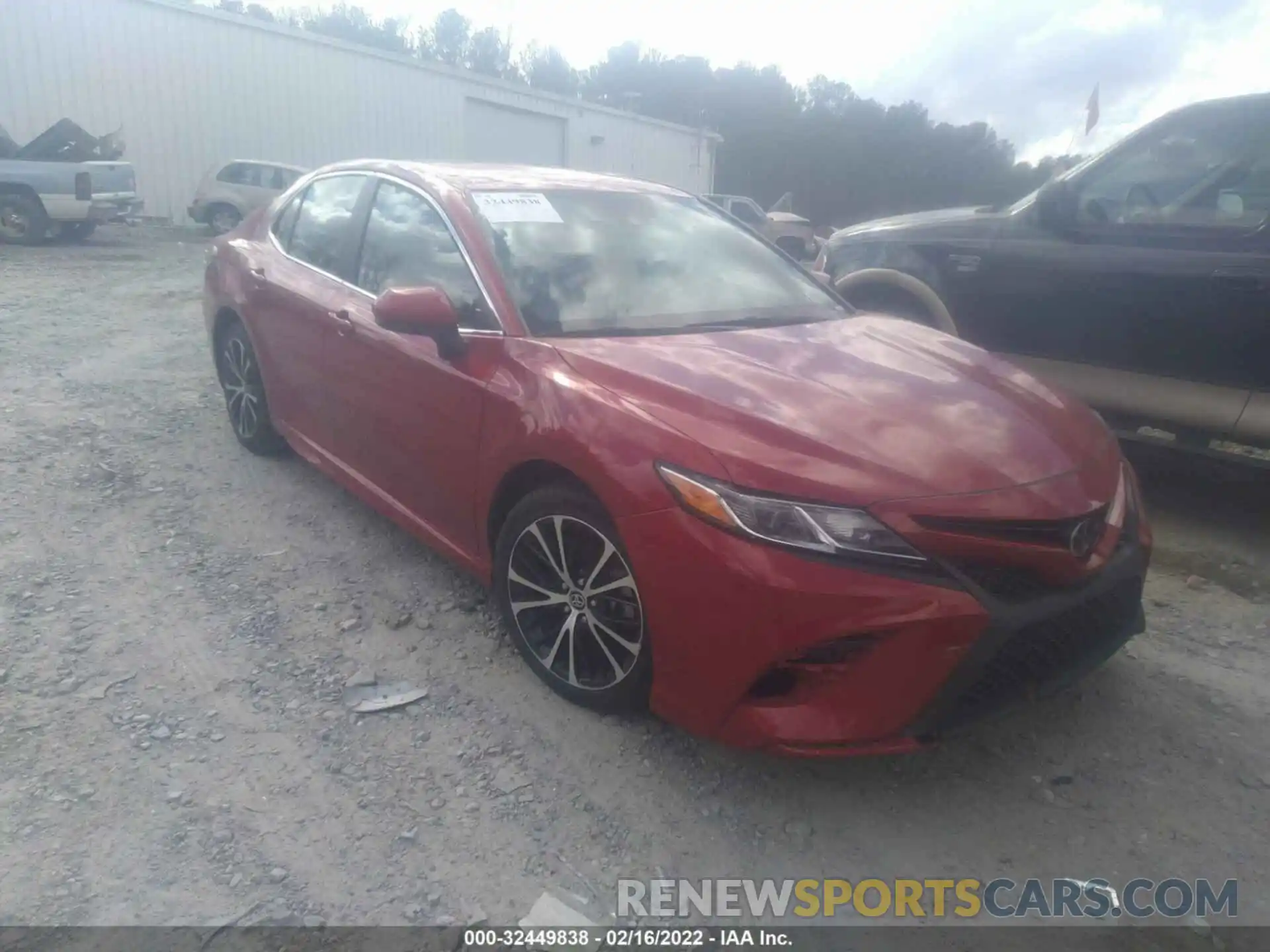 1 Photograph of a damaged car 4T1G11AK6LU360285 TOYOTA CAMRY 2020