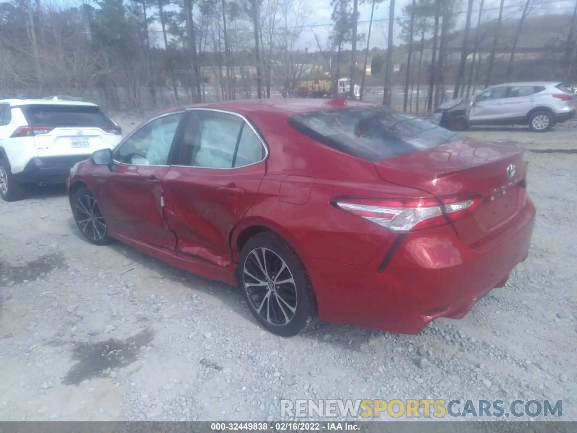 3 Photograph of a damaged car 4T1G11AK6LU360285 TOYOTA CAMRY 2020