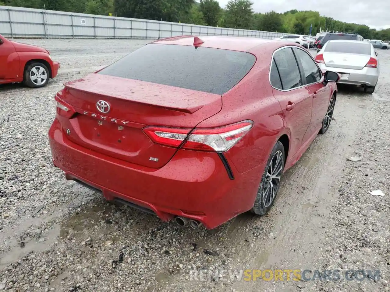 4 Photograph of a damaged car 4T1G11AK6LU364059 TOYOTA CAMRY 2020