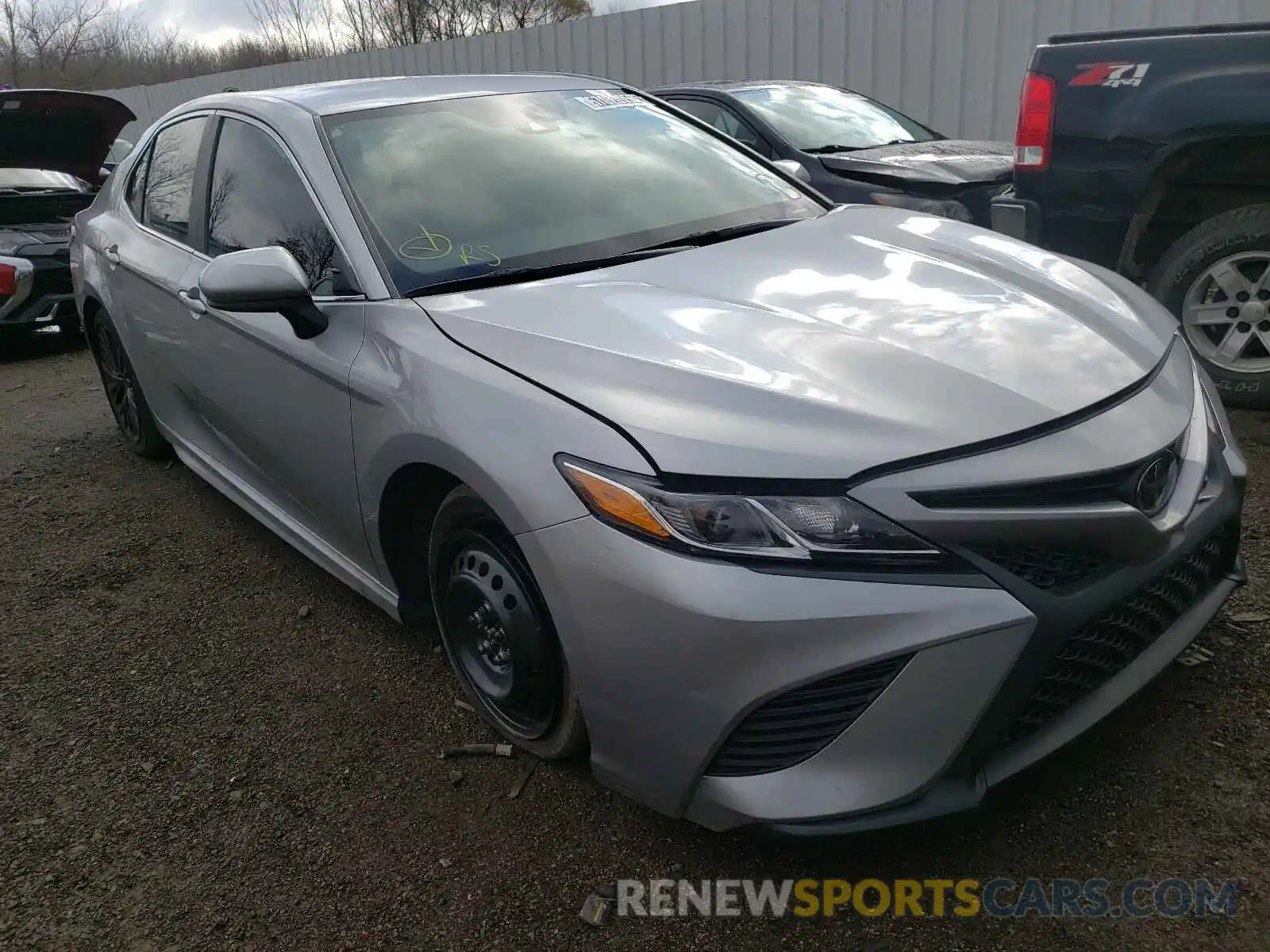 1 Photograph of a damaged car 4T1G11AK6LU364112 TOYOTA CAMRY 2020