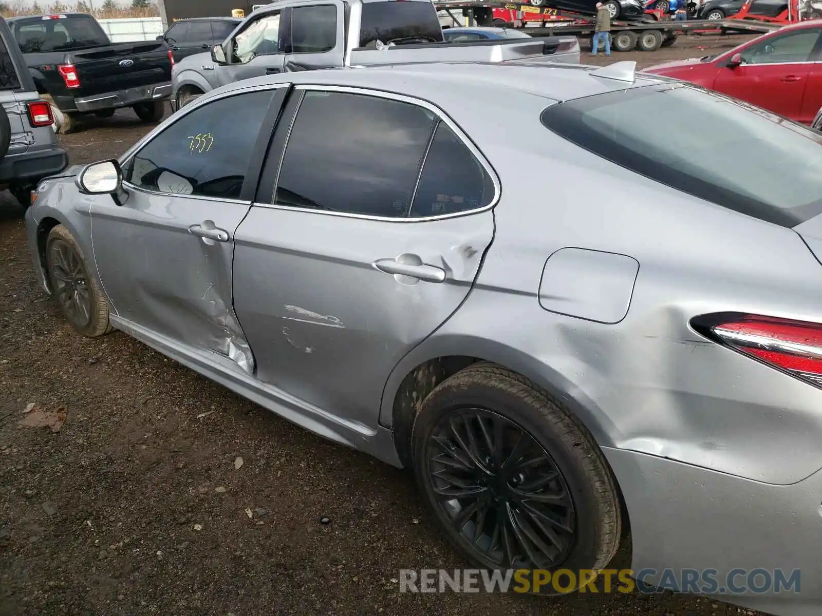 9 Photograph of a damaged car 4T1G11AK6LU364112 TOYOTA CAMRY 2020