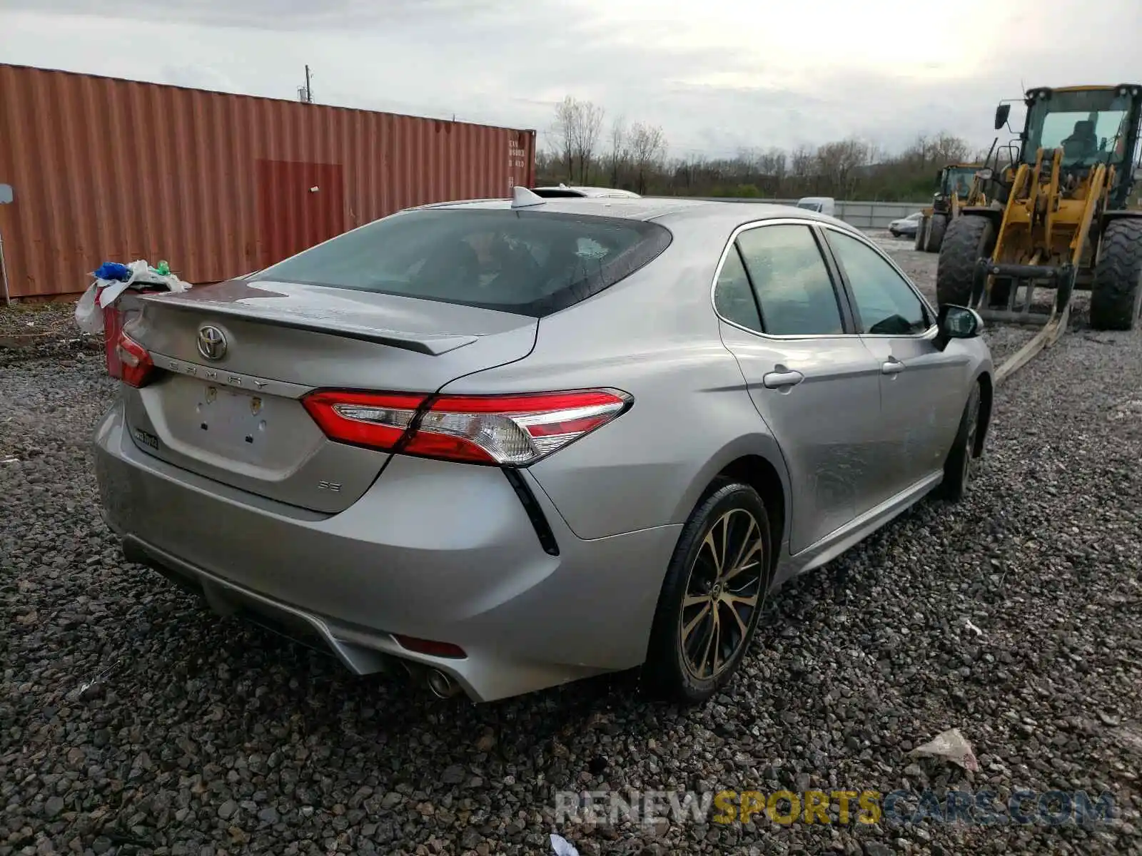 4 Photograph of a damaged car 4T1G11AK6LU366152 TOYOTA CAMRY 2020