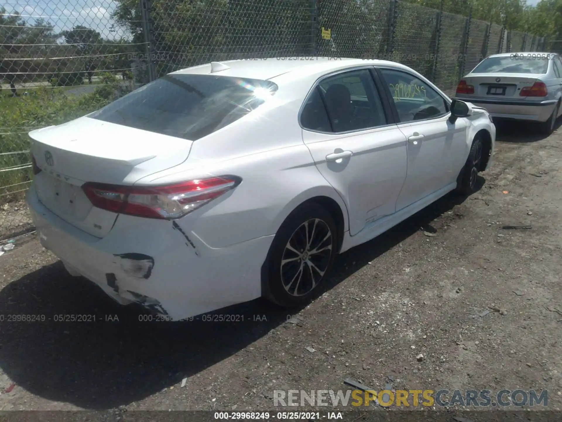 4 Photograph of a damaged car 4T1G11AK6LU367687 TOYOTA CAMRY 2020