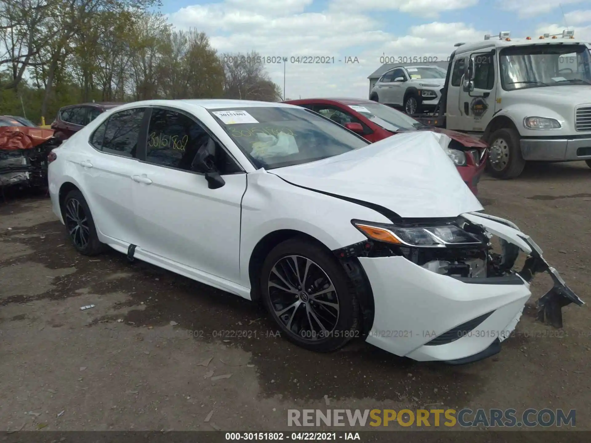 1 Photograph of a damaged car 4T1G11AK6LU369861 TOYOTA CAMRY 2020