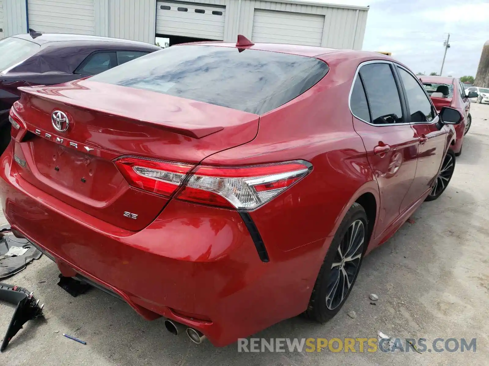 4 Photograph of a damaged car 4T1G11AK6LU372677 TOYOTA CAMRY 2020