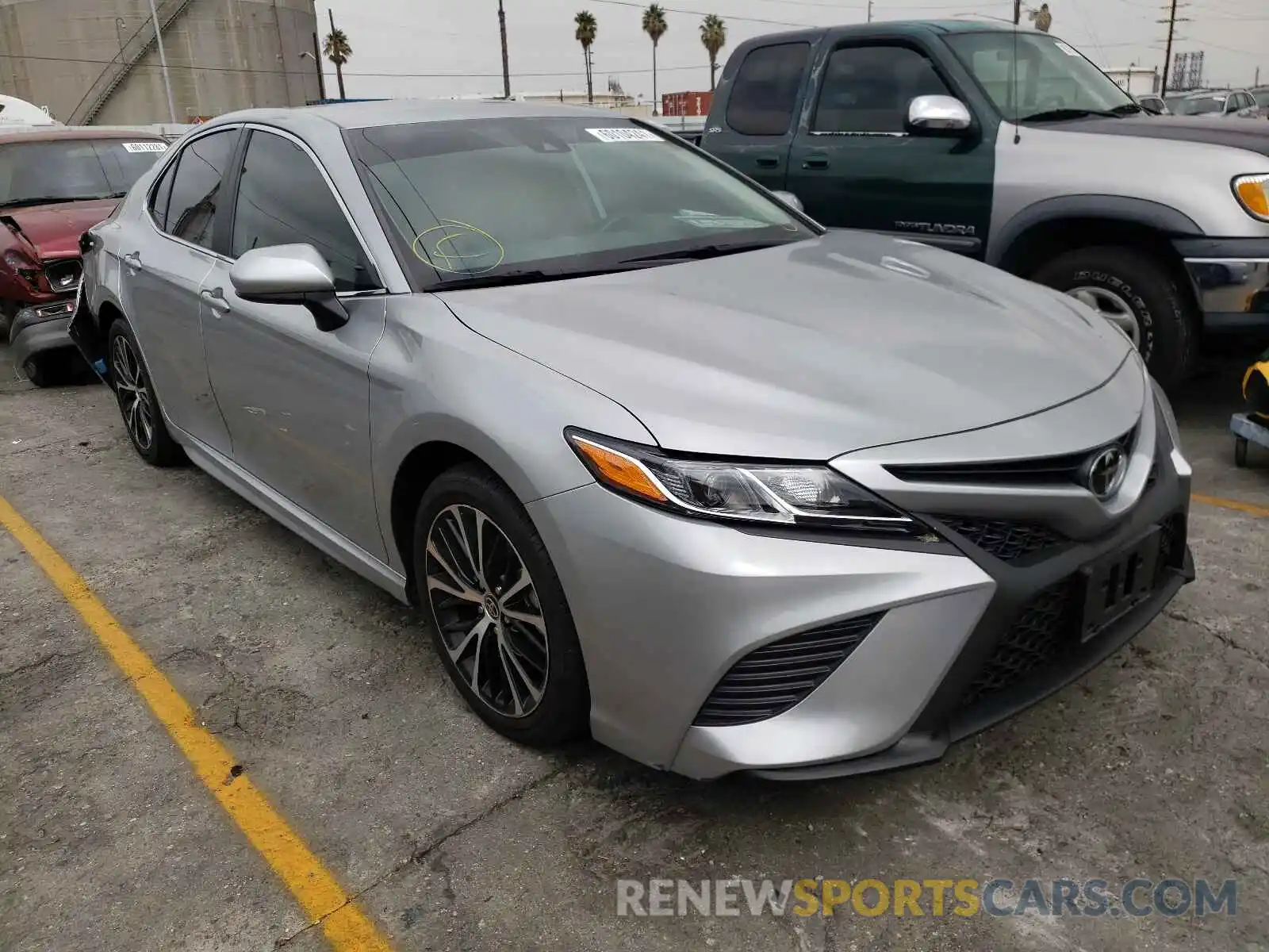 1 Photograph of a damaged car 4T1G11AK6LU375773 TOYOTA CAMRY 2020