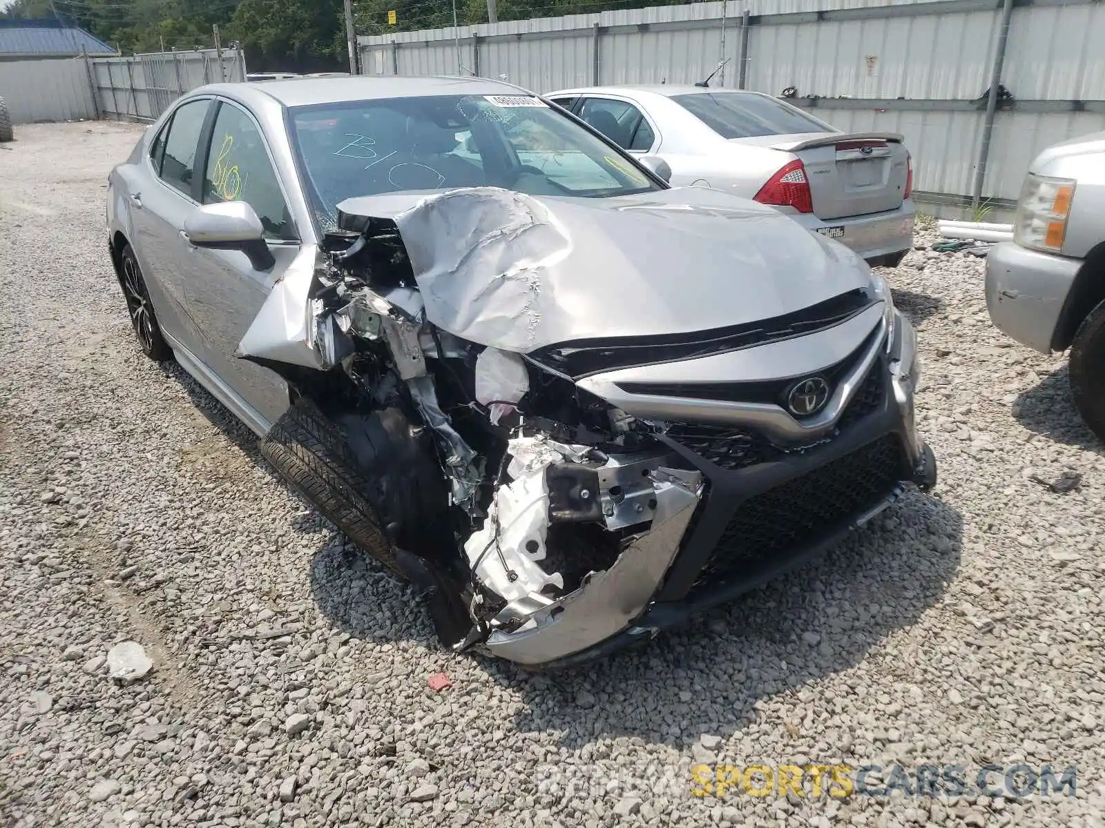 9 Photograph of a damaged car 4T1G11AK6LU376289 TOYOTA CAMRY 2020