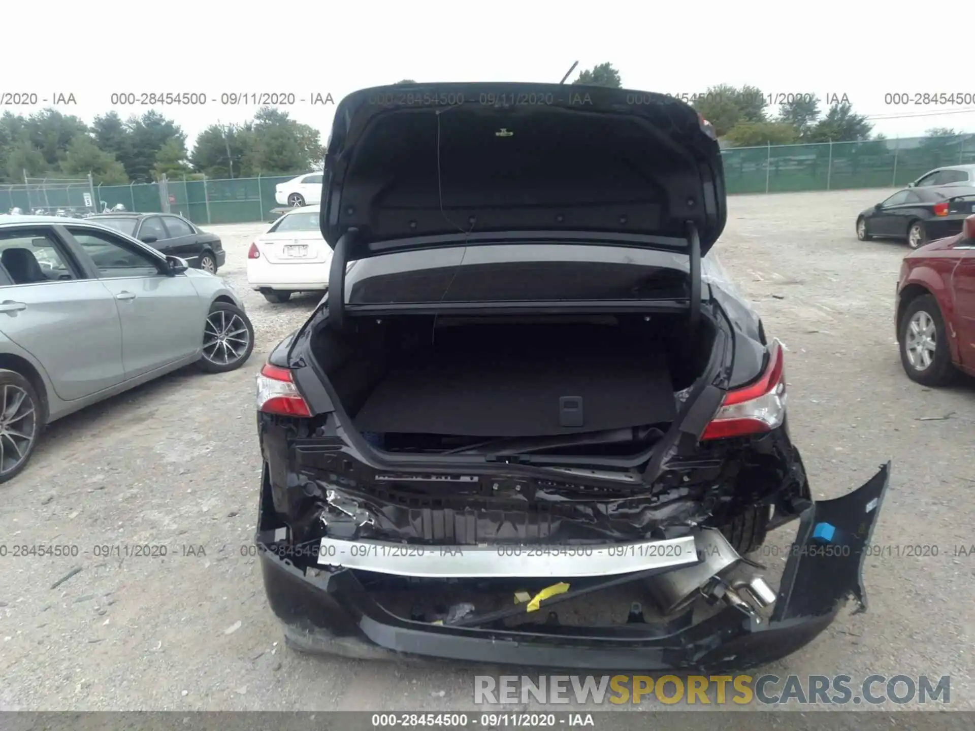 6 Photograph of a damaged car 4T1G11AK6LU376437 TOYOTA CAMRY 2020